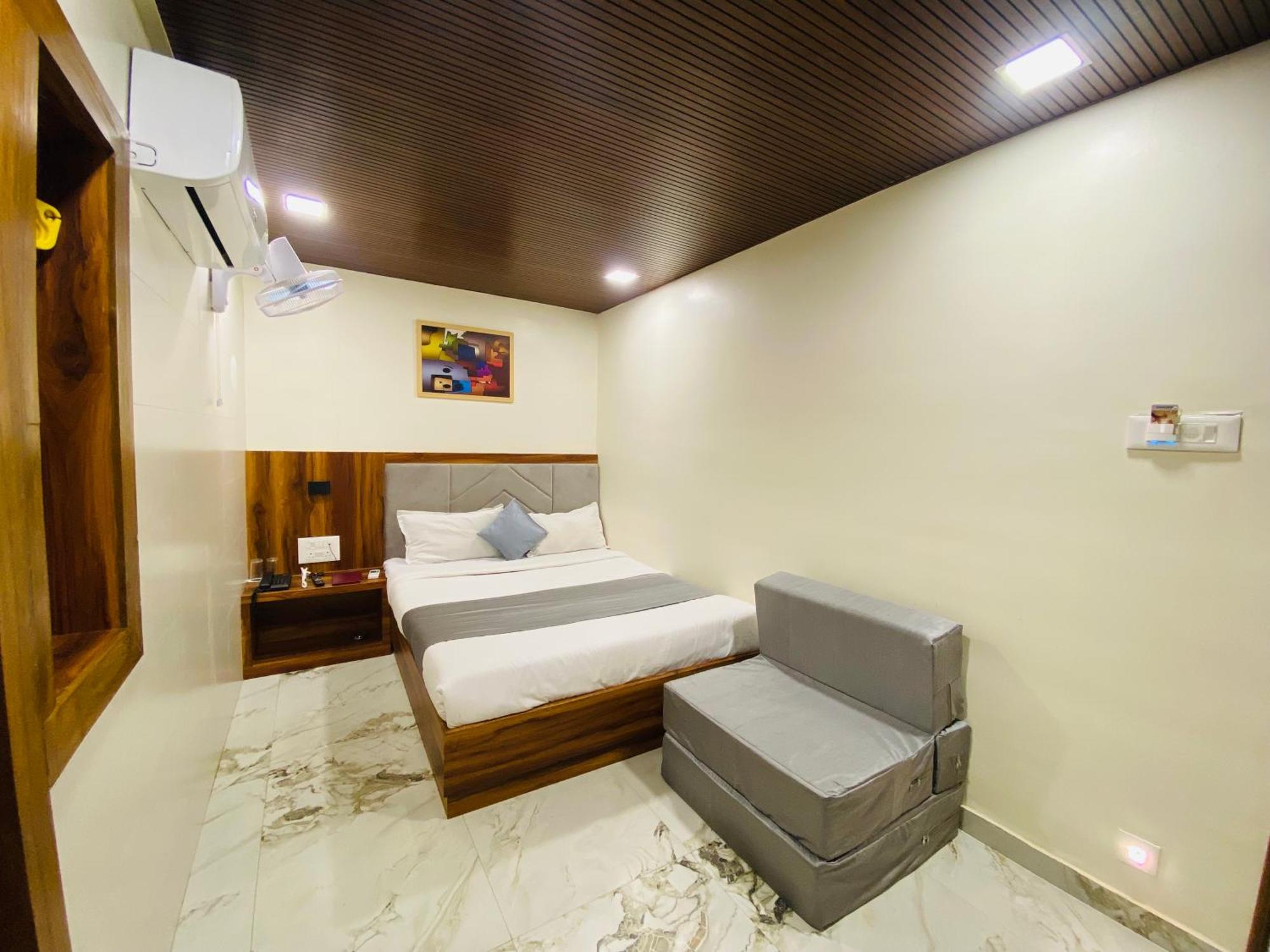 Hotel Hotel Avk-Near Kokilaben Hospital & Versova Beach- Rooms With Kitchen 3*