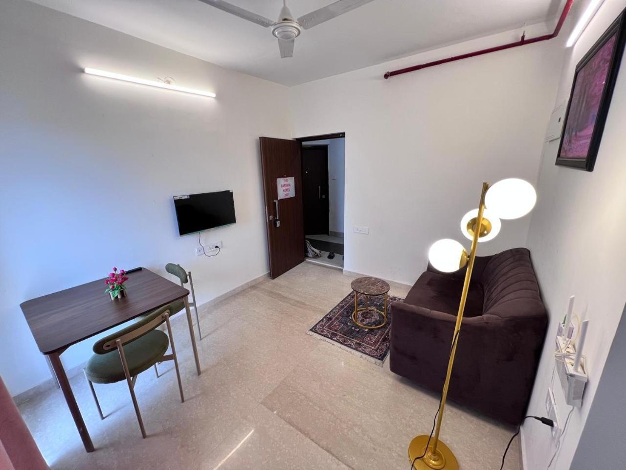 Fully Furnished 1bhk Goregaon,malad East Mumbai