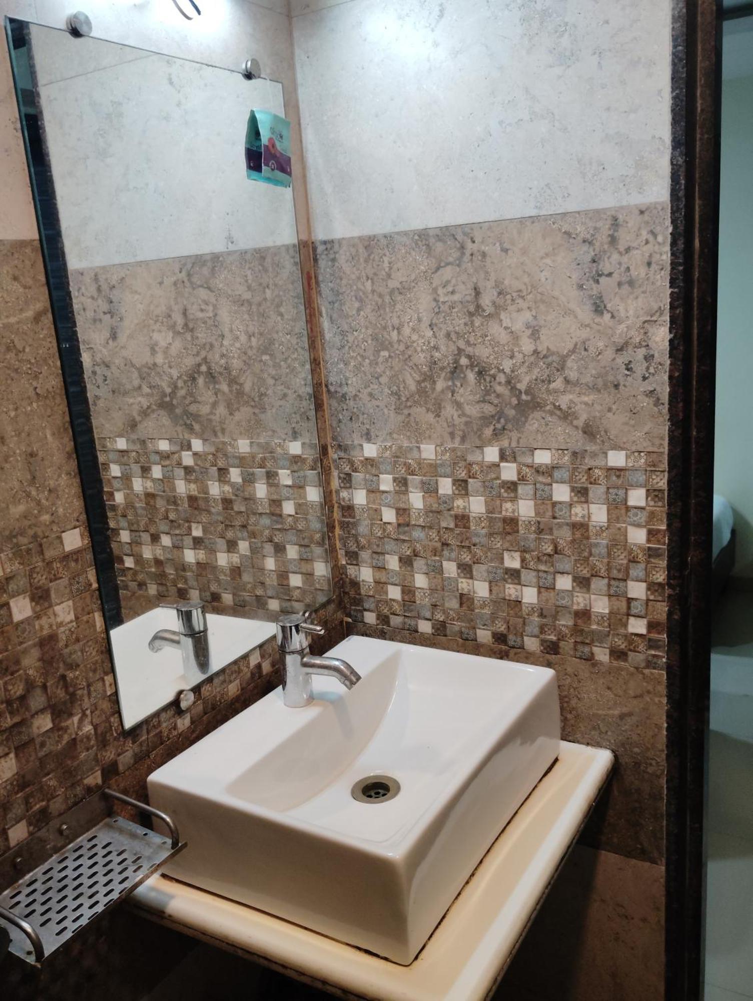 Crystal Park Near Nesco Exhibition Center Hotel *