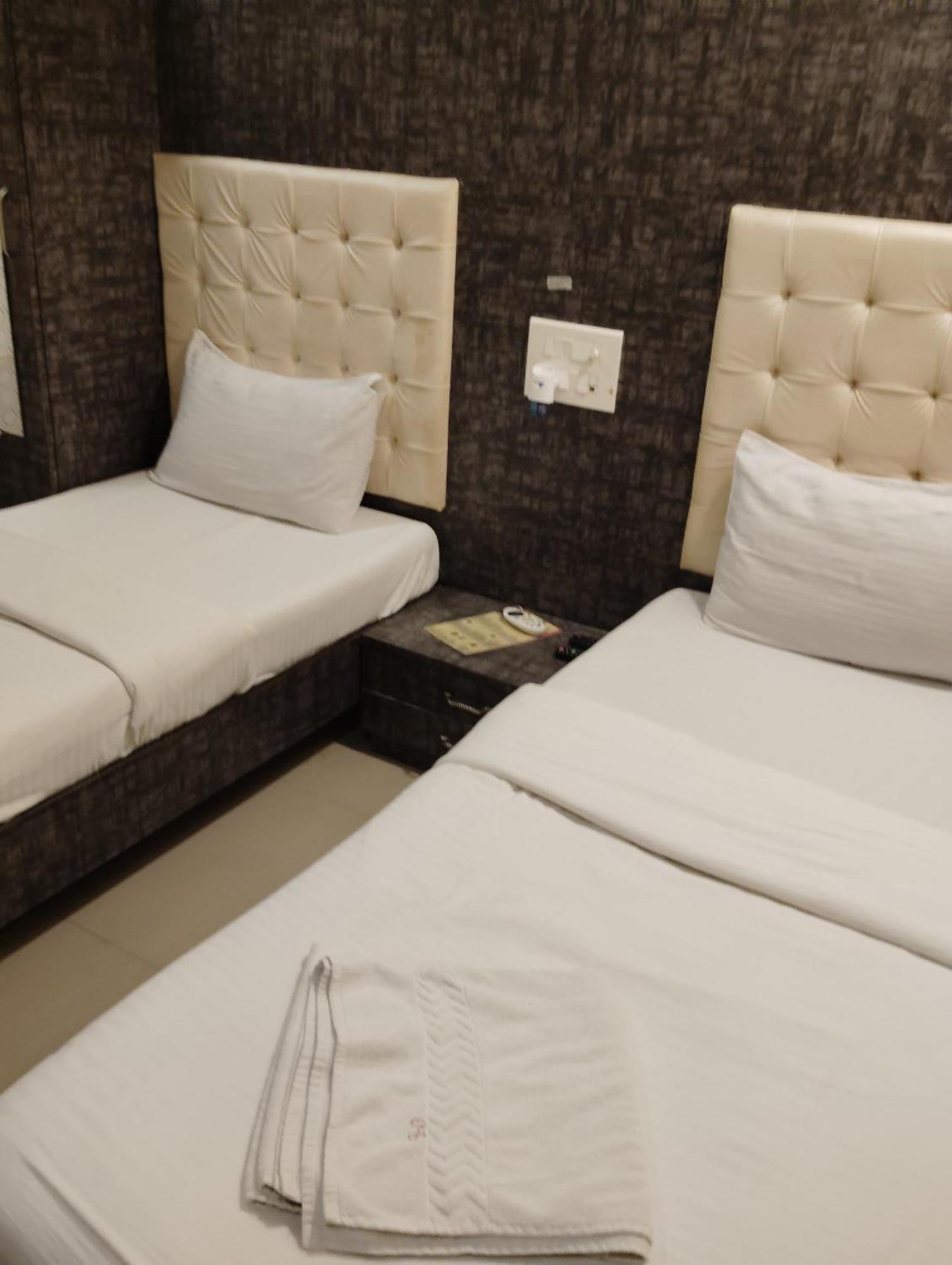 Crystal Park Near Nesco Exhibition Center Hotel Mumbai