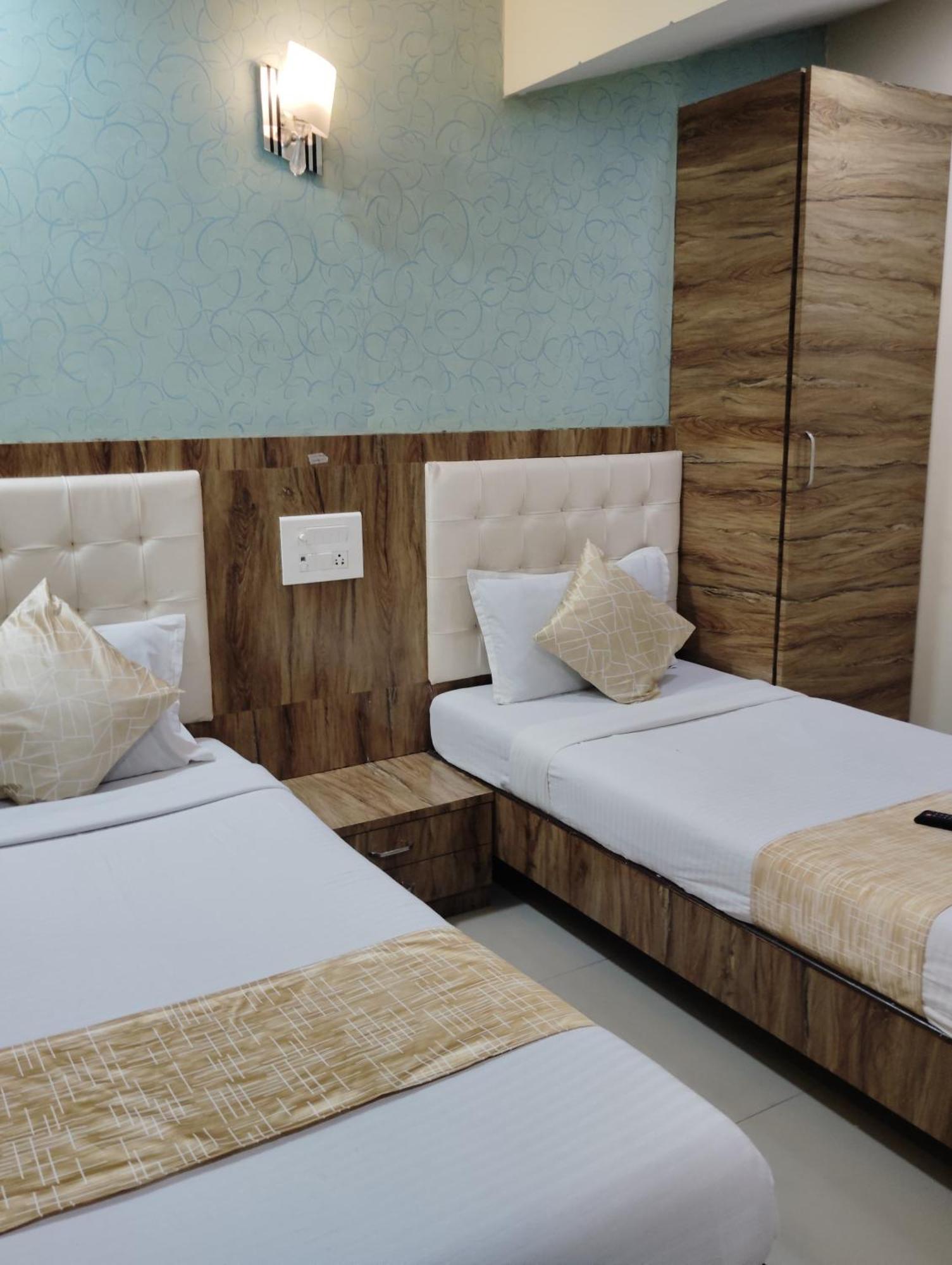 Hotel Crystal Park Near Nesco Exhibition Center