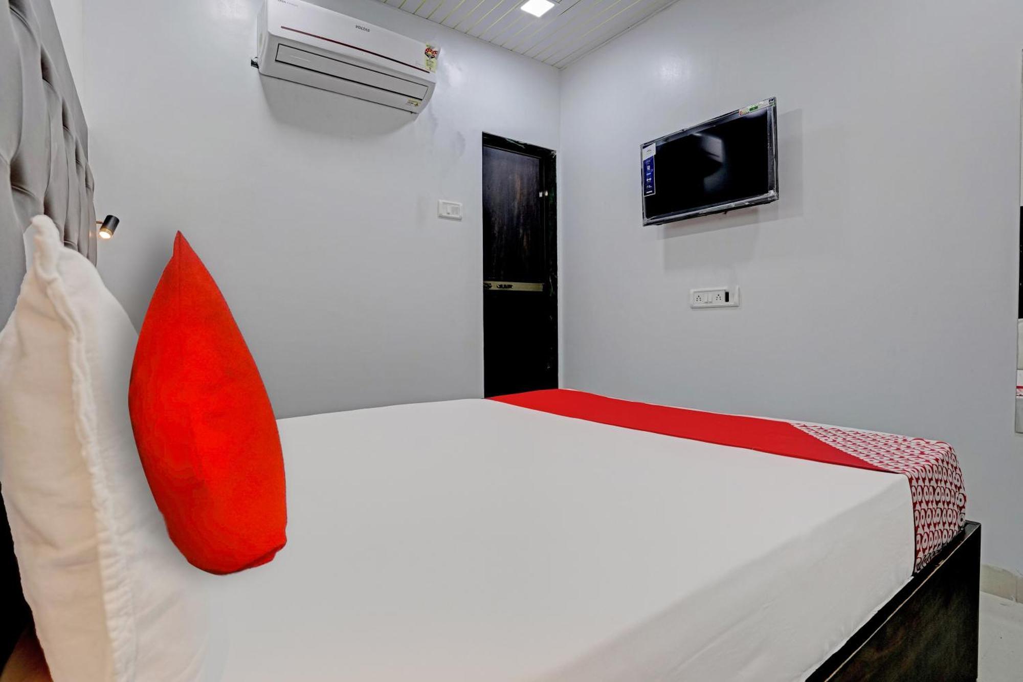 Hotel O Nithyanand 3*