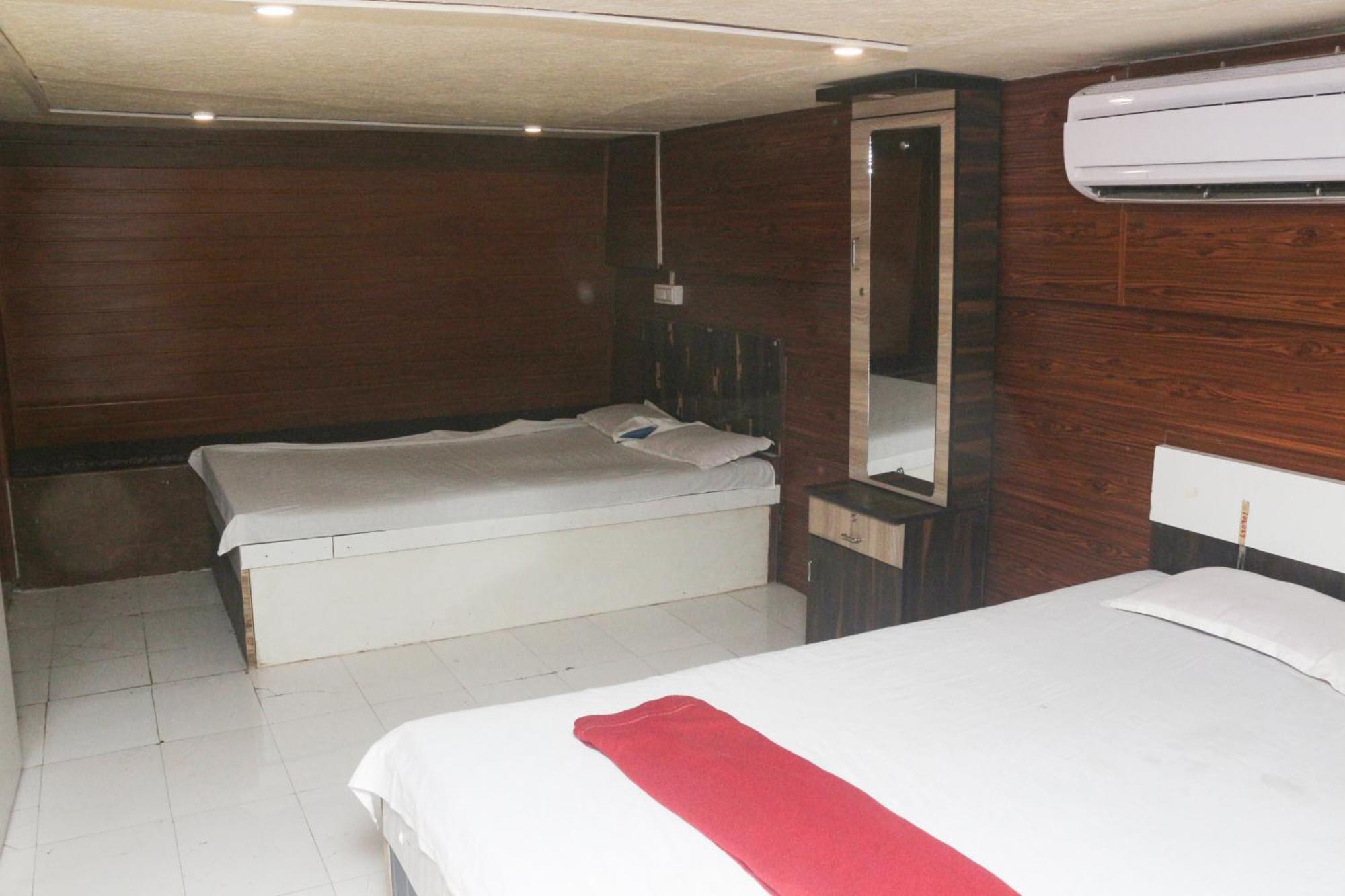 Moon Residency Hotel 3*
