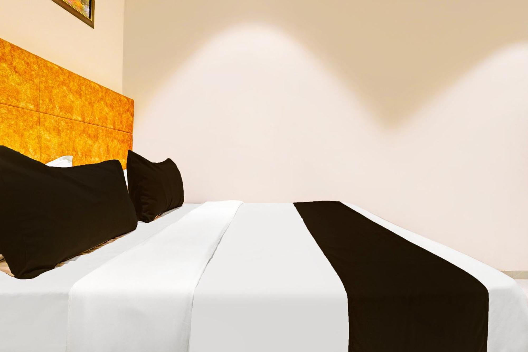 O Nk Residency Near Asalpha Metro Station 3*