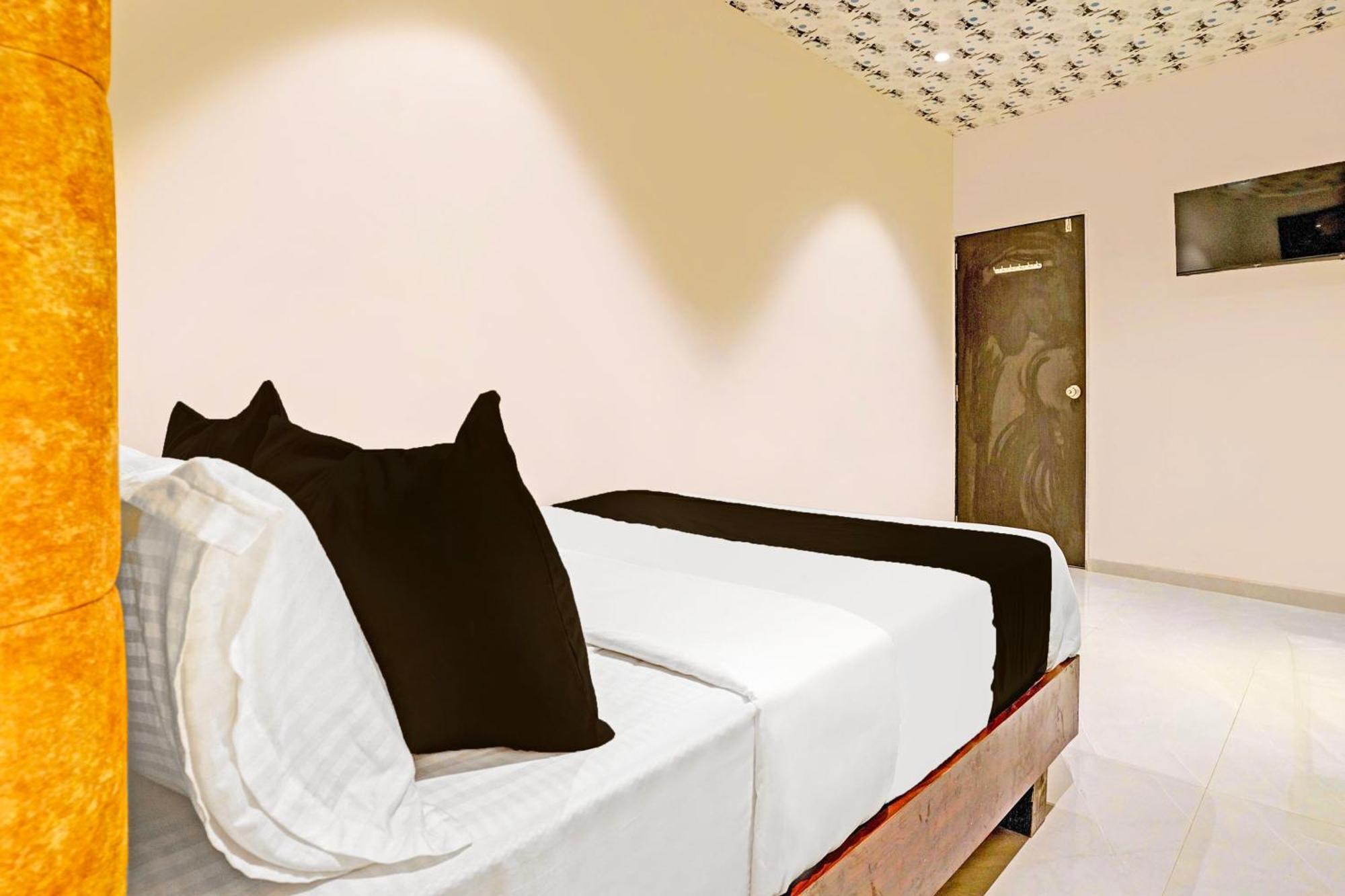 O Nk Residency Near Asalpha Metro Station