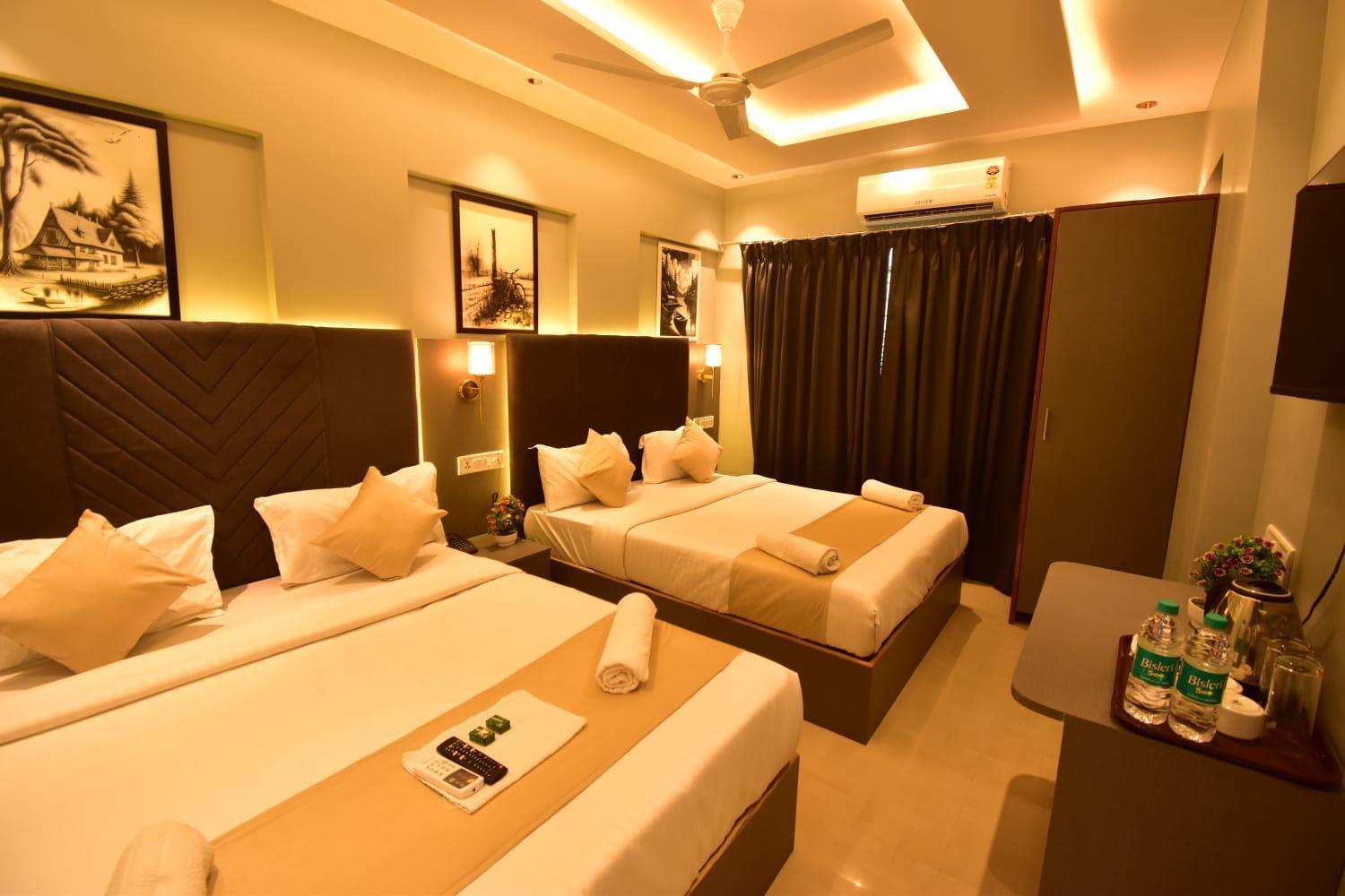 Hotel Dhanvantari Luxury Near Kokilaben Dhirubhai Ambani Hospital 3*