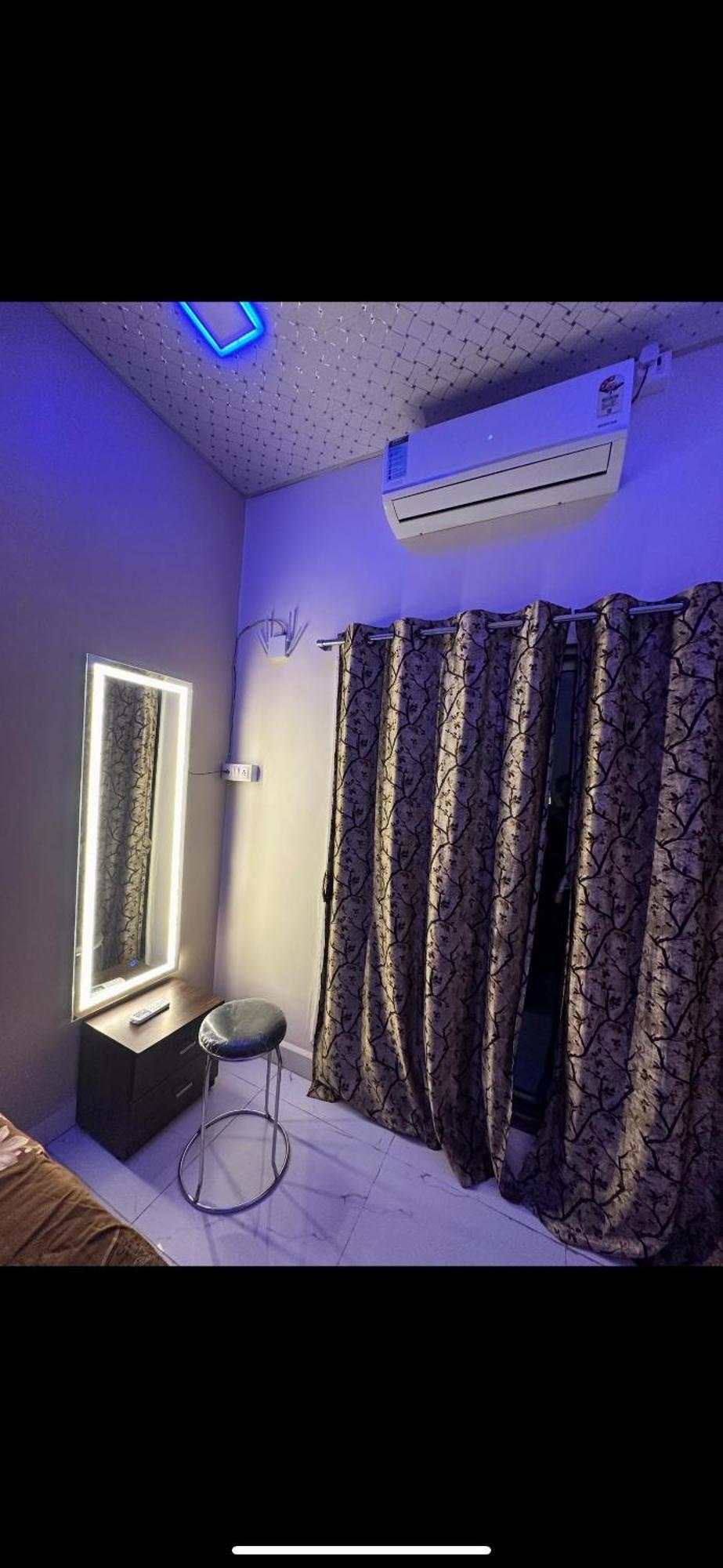 1bhk-entire Near Kokilaben Dhirubhai Ambani Hospital Andheri W Apartamento *