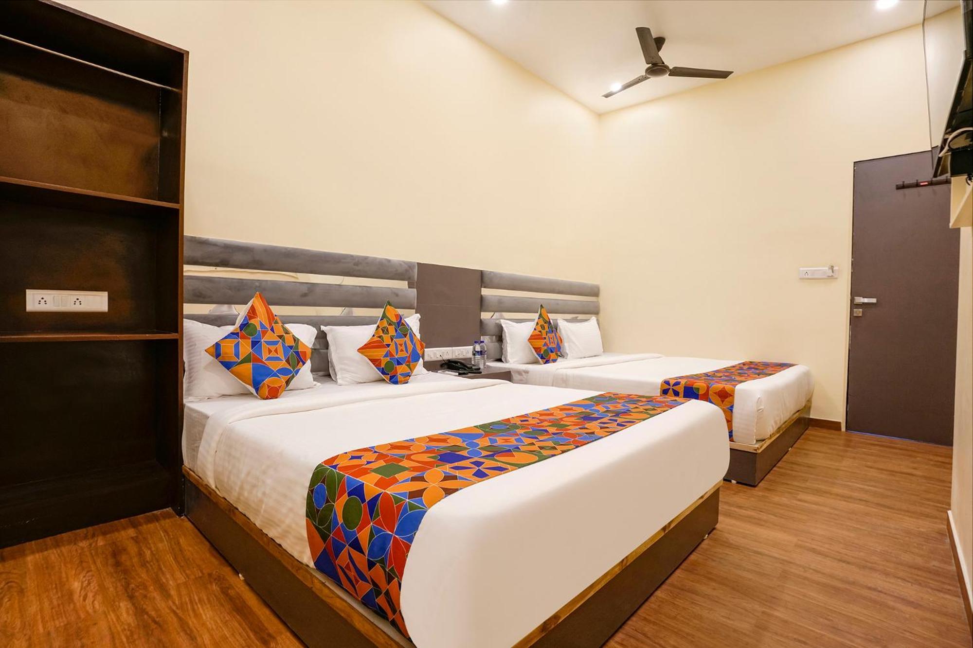Fabhotel Freedom International Hotel