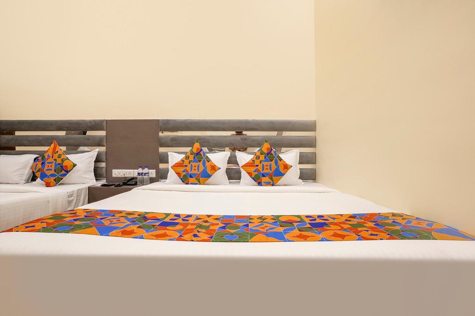 Fabhotel Freedom International - Nr International Airport