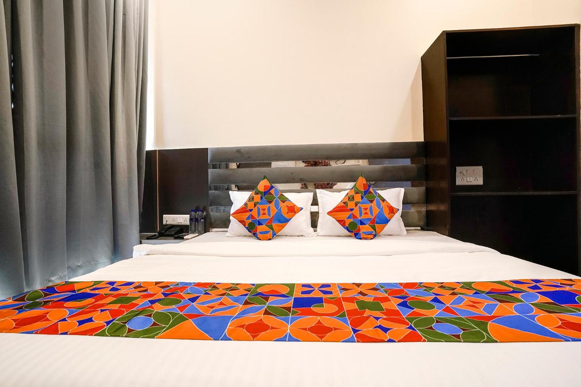 Fabhotel Freedom International - Nr International Airport