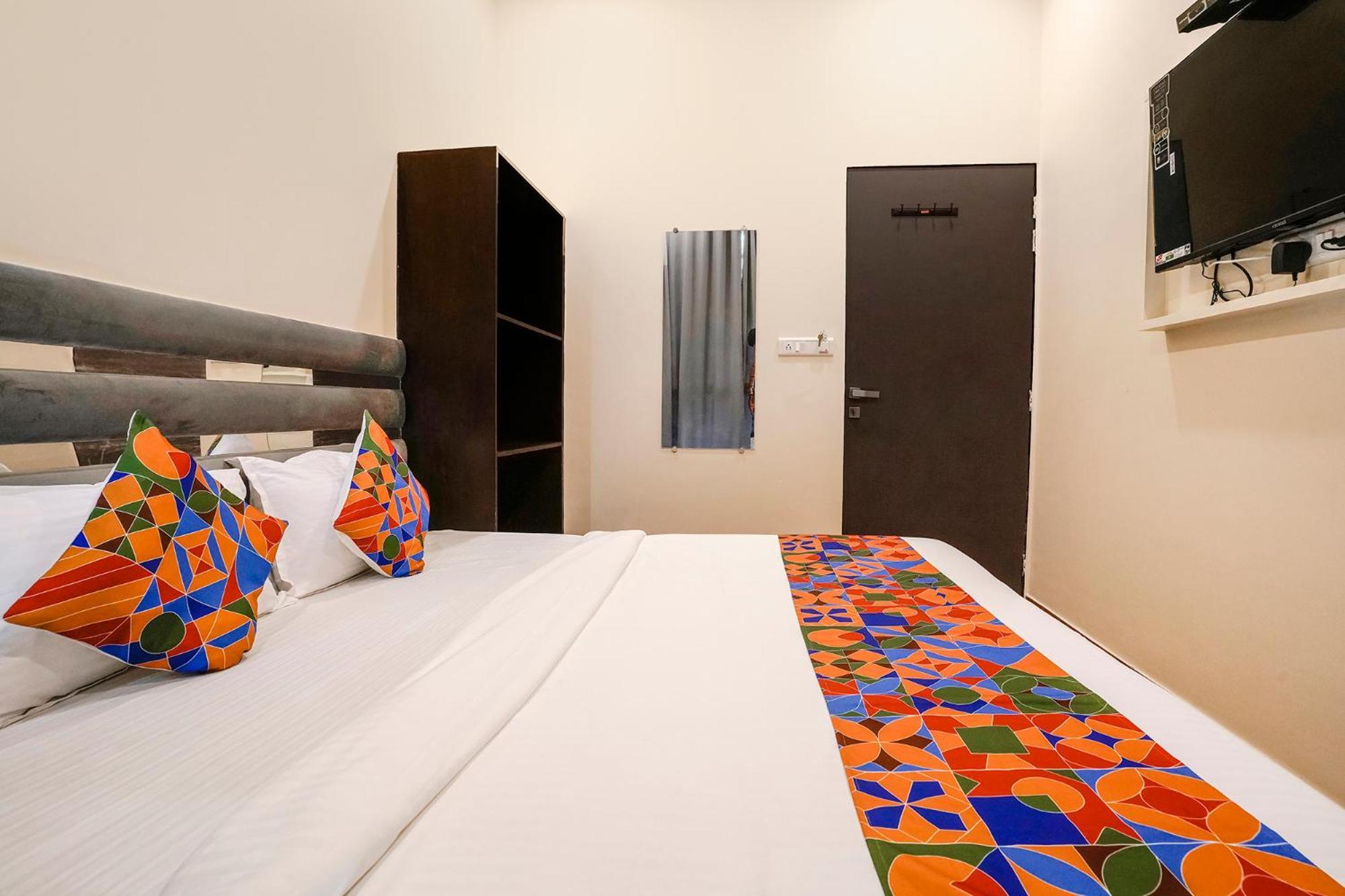 Hotel Fabhotel Freedom International - Nr International Airport 3*
