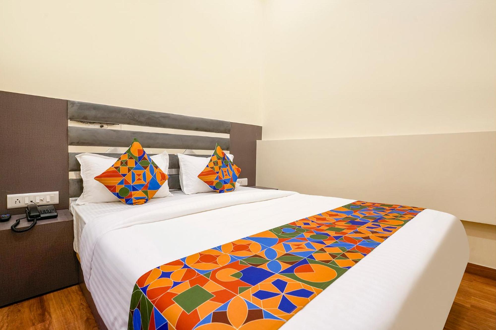 Fabhotel Freedom International - Nr International Airport Hotel Bombaim
