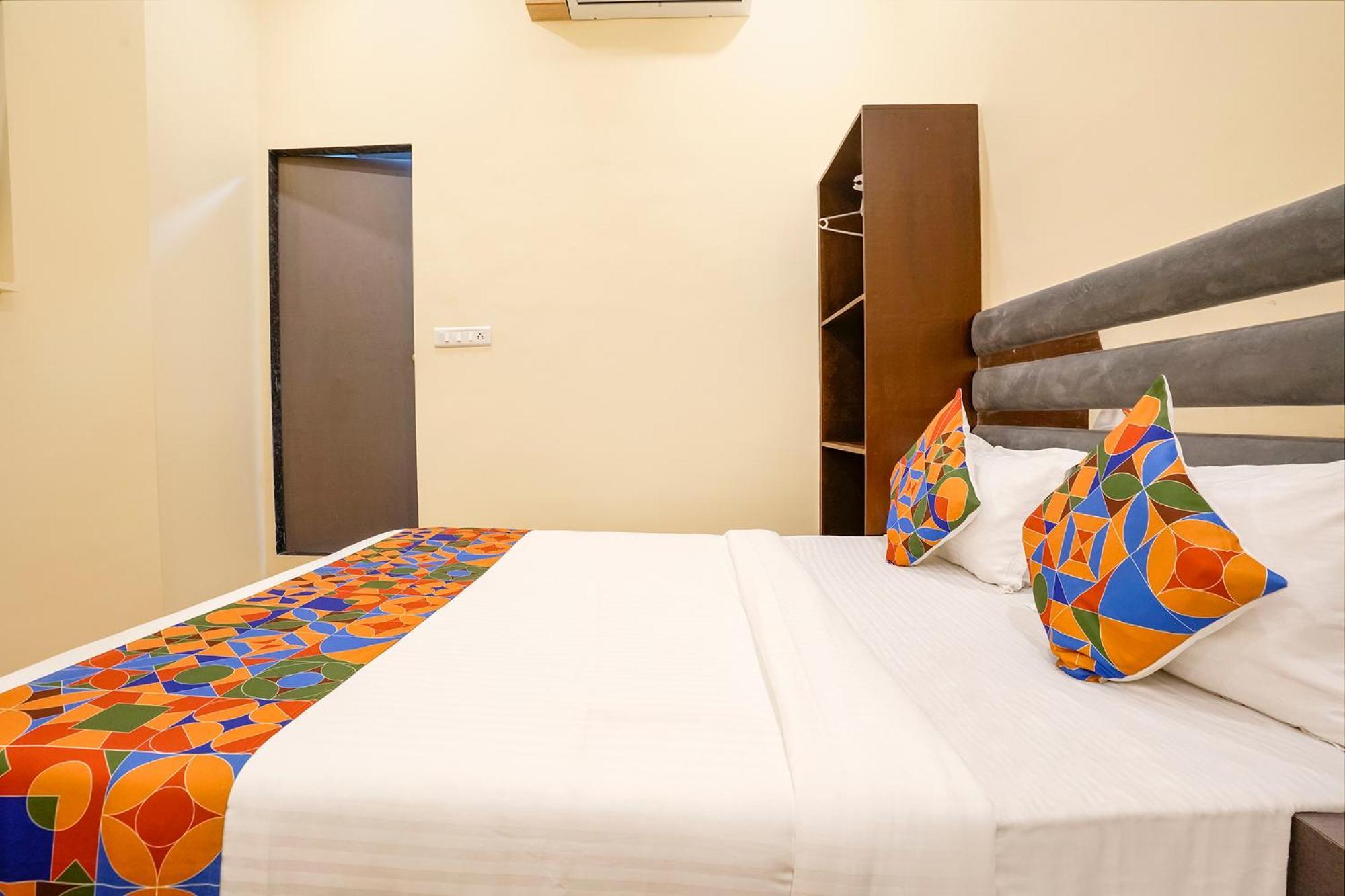 Fabhotel Freedom International - Nr International Airport Hotel Bombaim