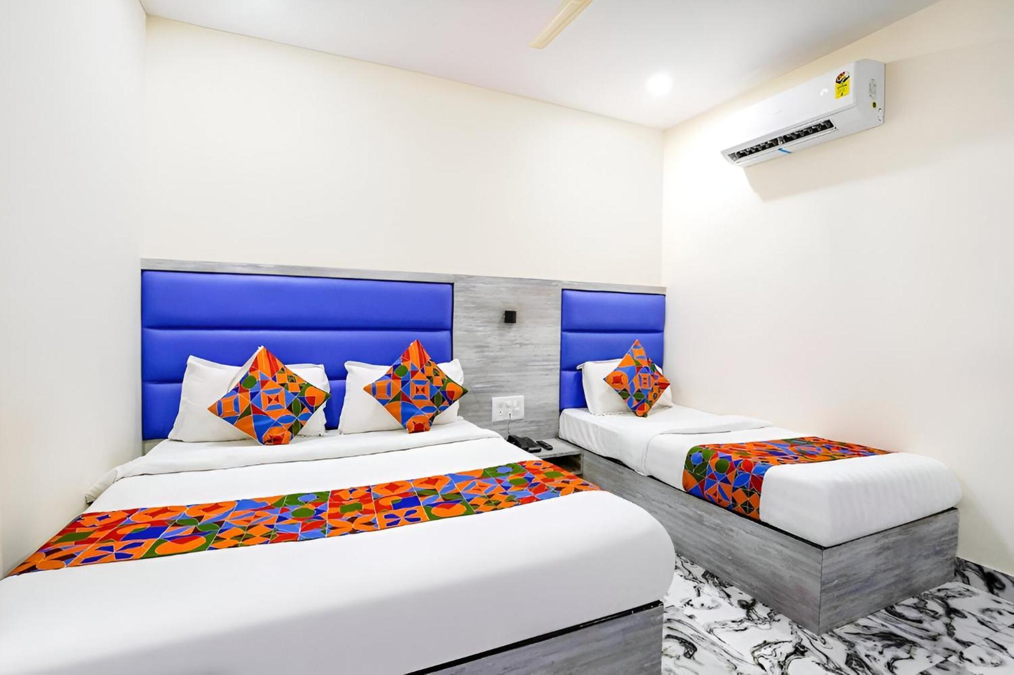 Glitz Good Luck Residency - Nr Exhibition Centre 3* Bombaim