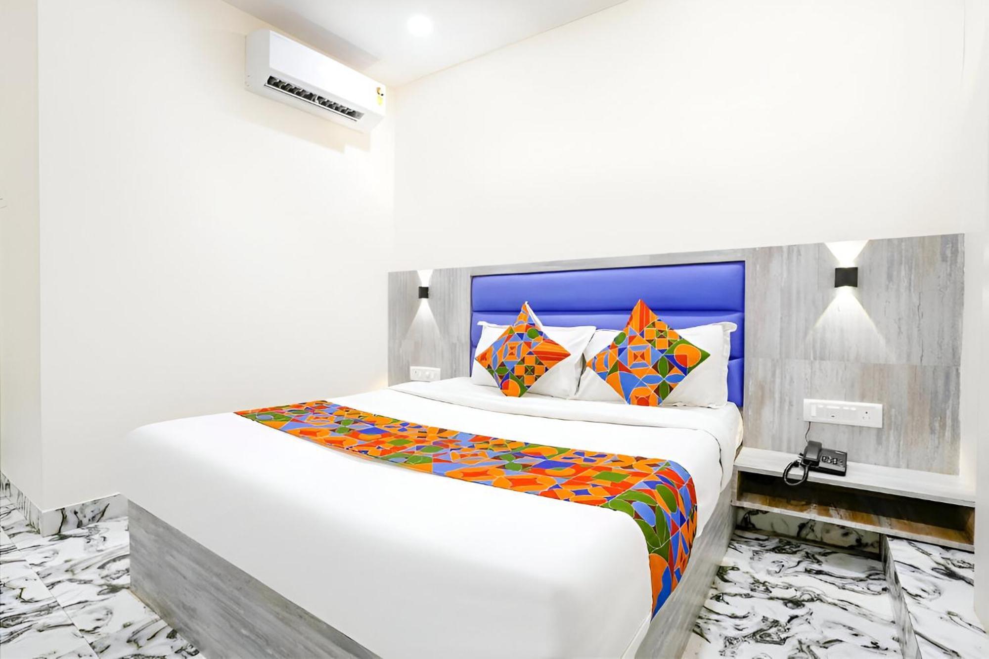 Glitz Good Luck Residency - Nr Exhibition Centre Hotel Bombaim