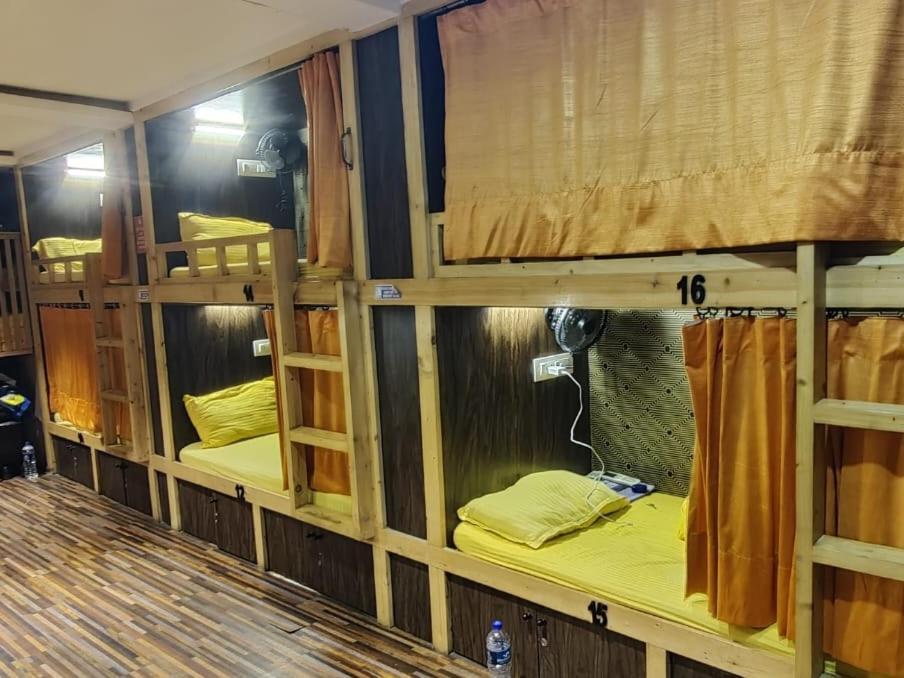 Sinhassan Juhu Mumbai