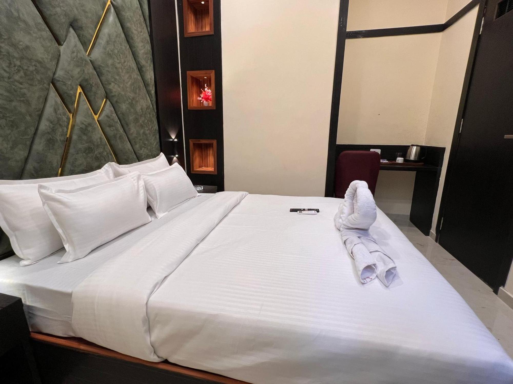 Hotel Sky Suite-sahar Cargo And Intl Airport Mumbai