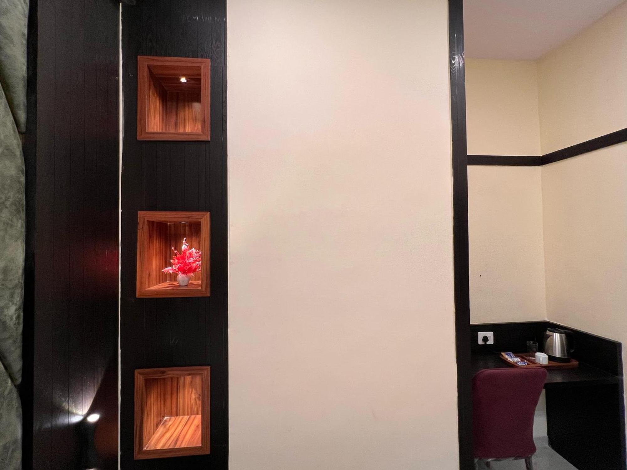 Sky Suite-sahar Cargo And Intl Airport Mumbai