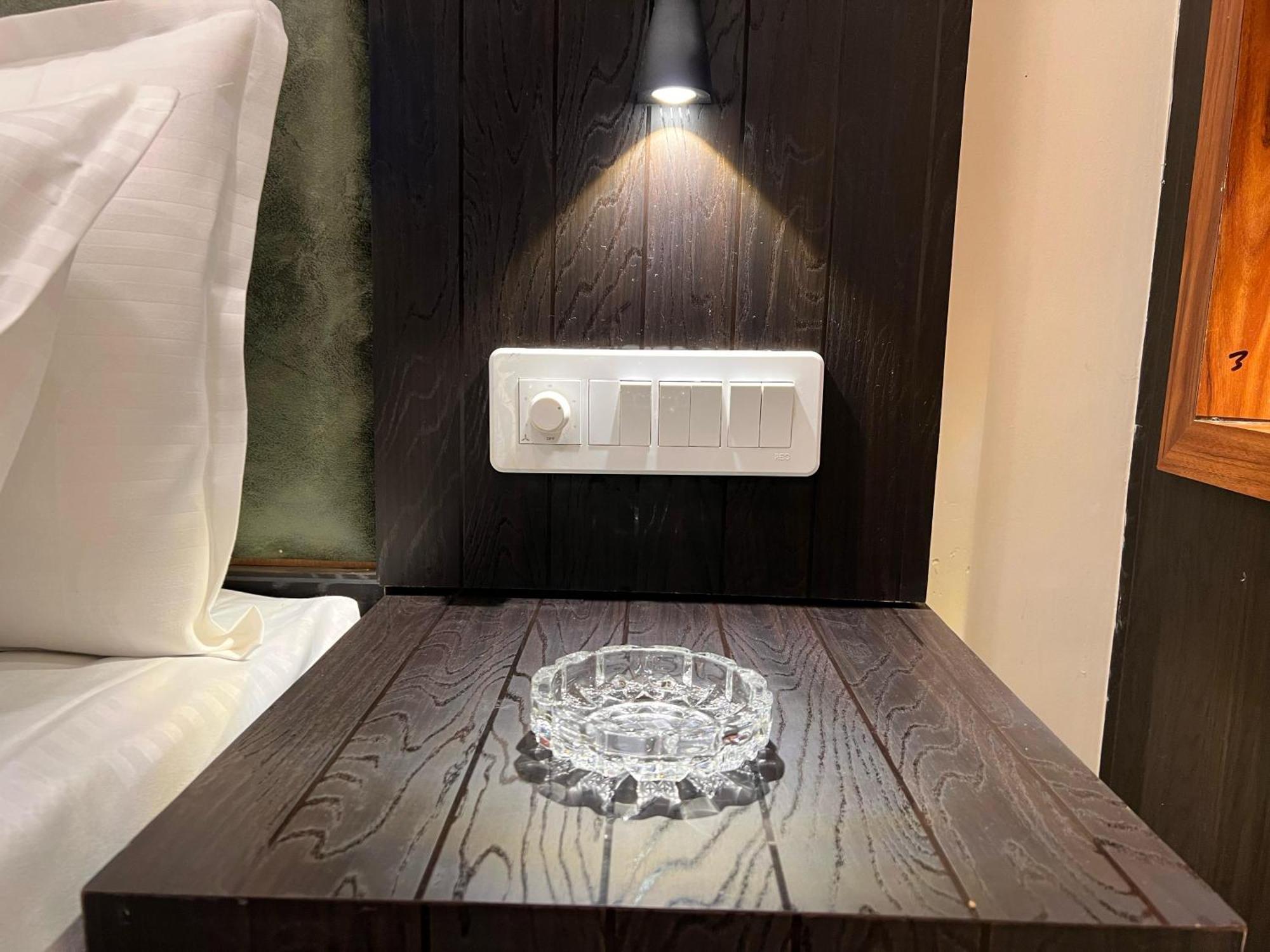 Sky Suite-sahar Cargo And Intl Airport *