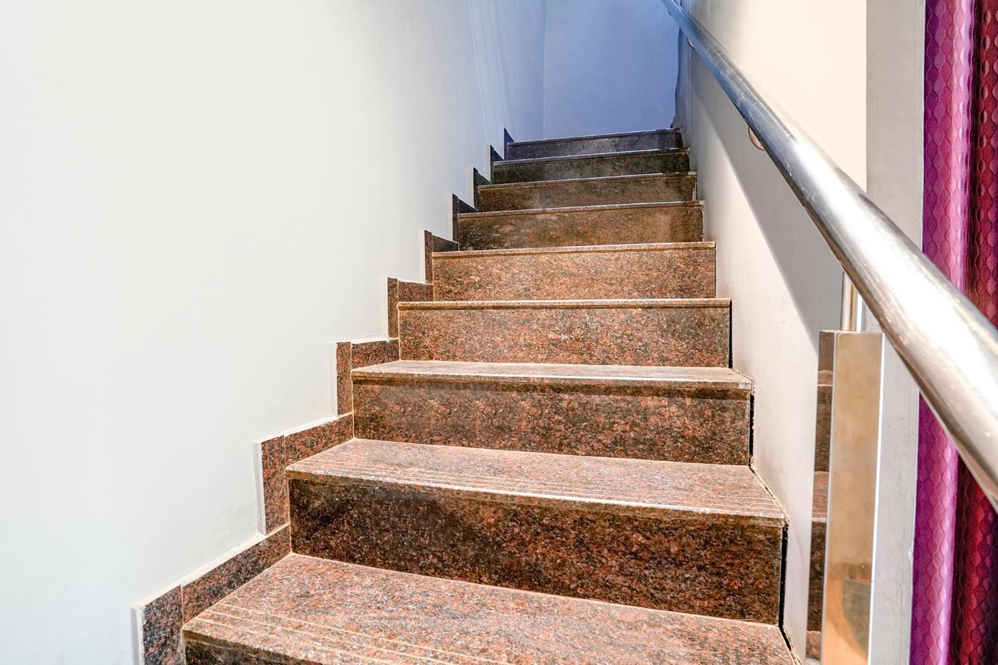 Fabhotel Cozy - Nr International Airport 3*
