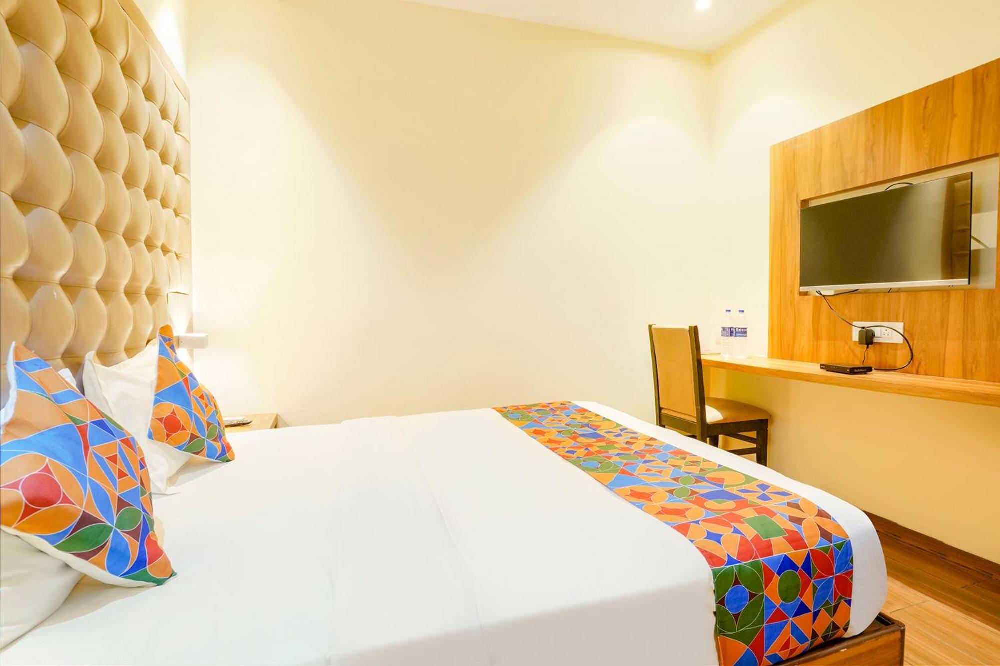 Fabhotel Cozy - Nr International Airport Hotel
