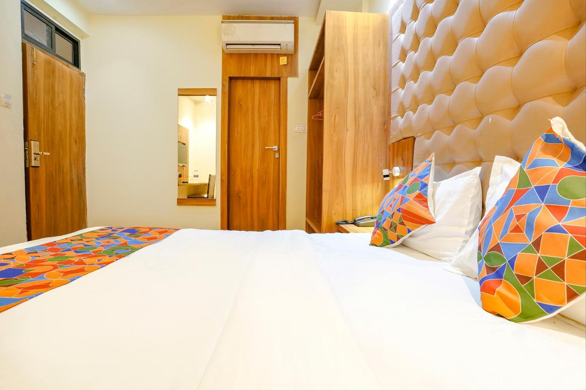 Hotel Fabhotel Cozy - Nr International Airport 3*