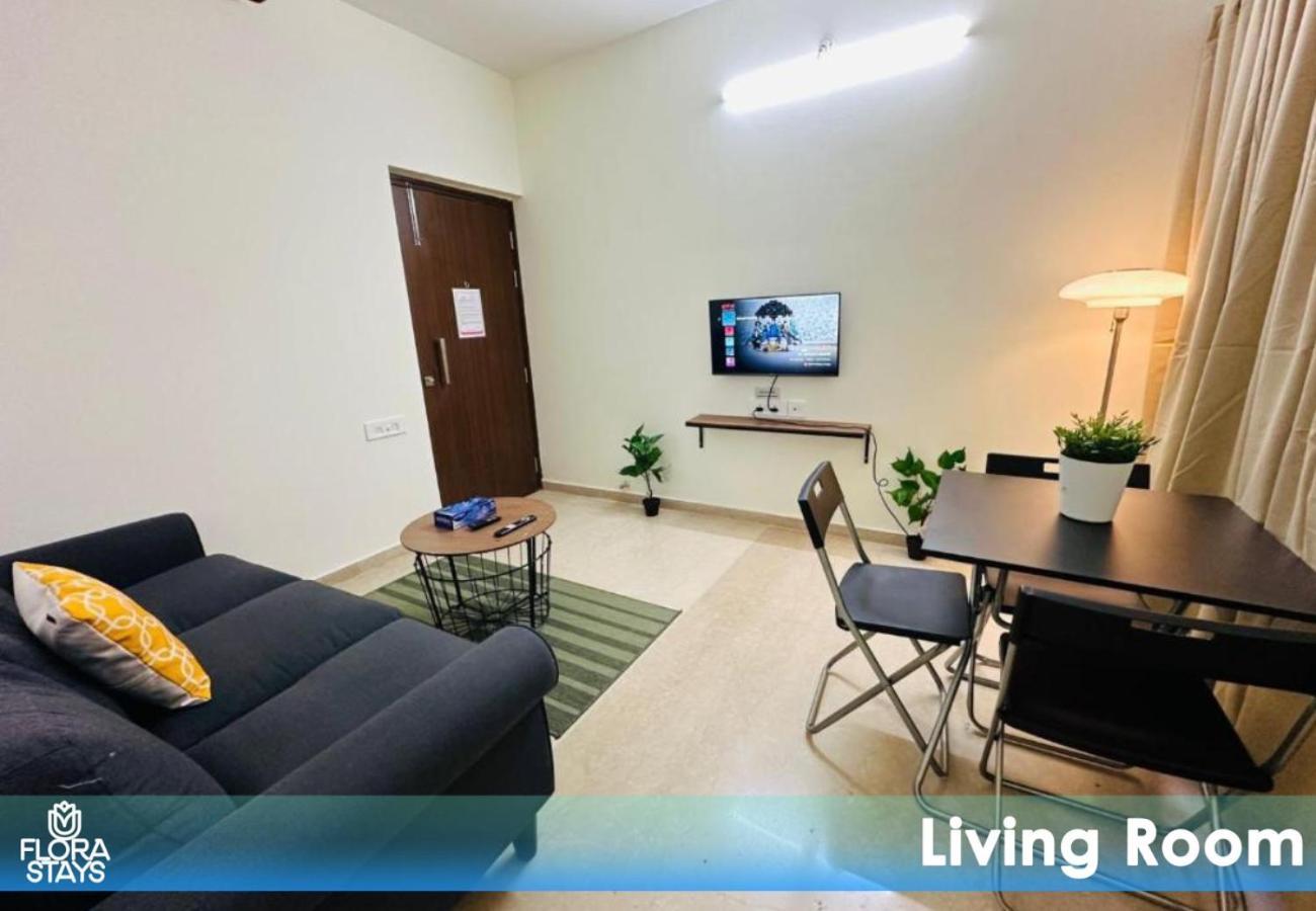 1br Service Aprt In Malad Apartment