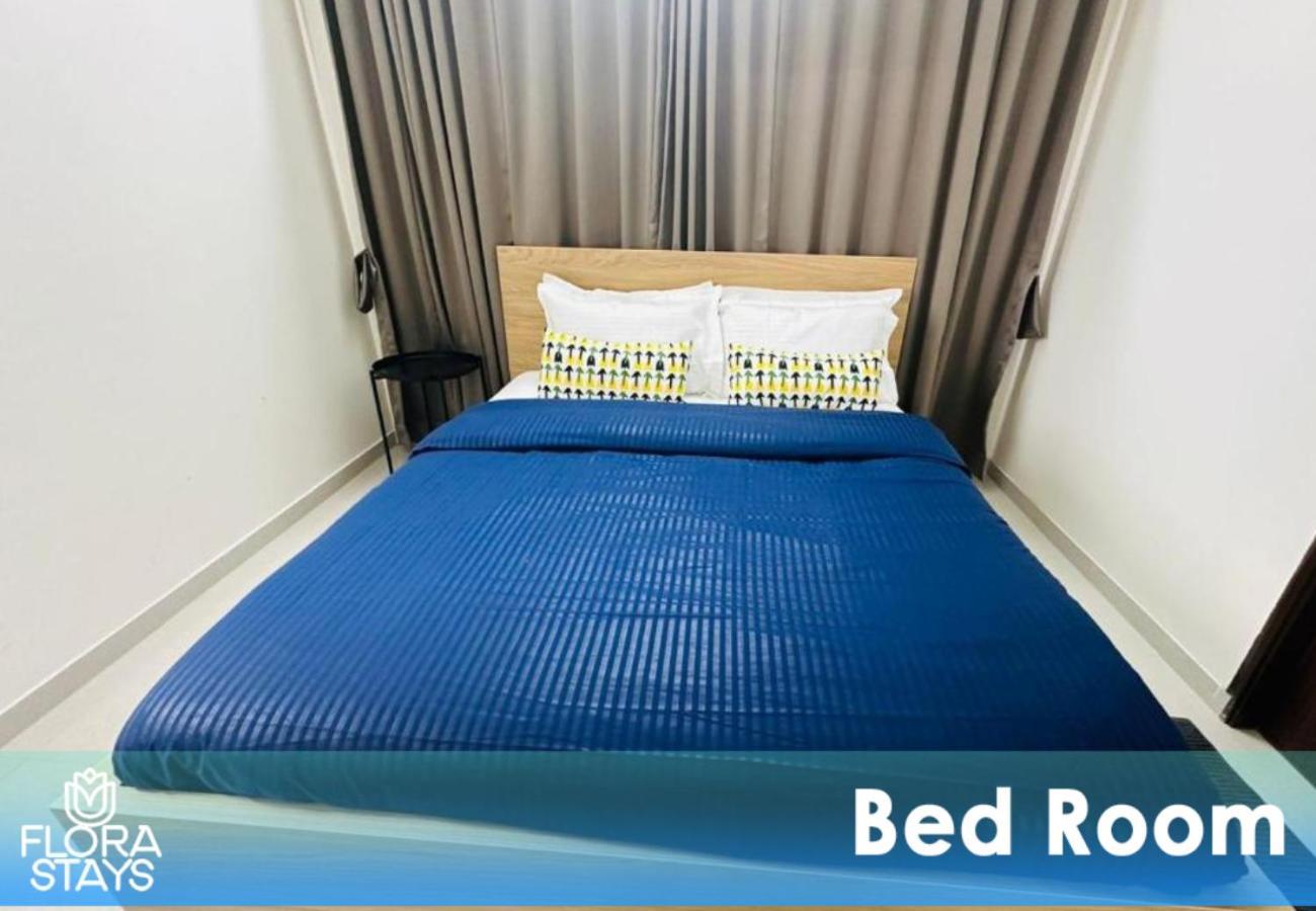 Apartment 1br Service Aprt In Malad *