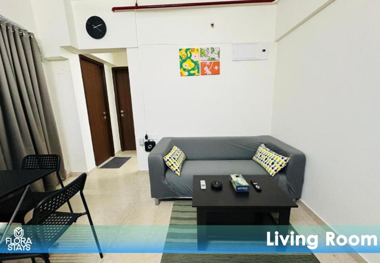 1br Service Aprt In Malad Mumbai