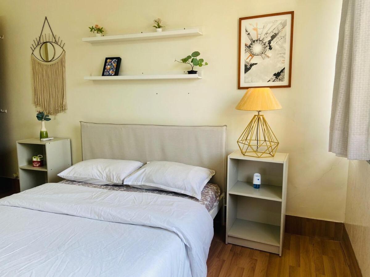 Apartment 2 Bed 2 Bath Prime Bandra Sea Views 5