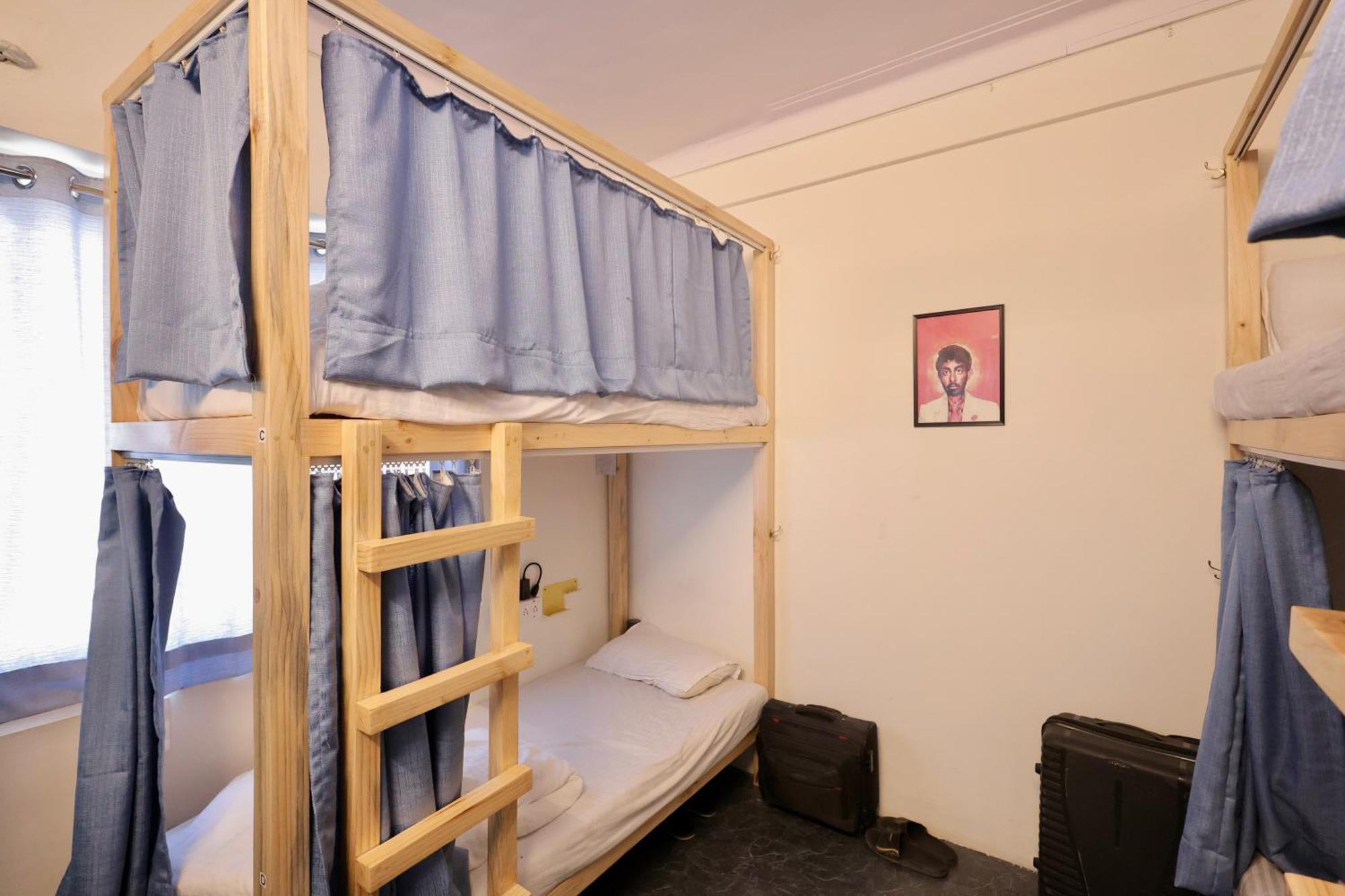 Locomo Mini - 9 Mins From Airport Hostel *