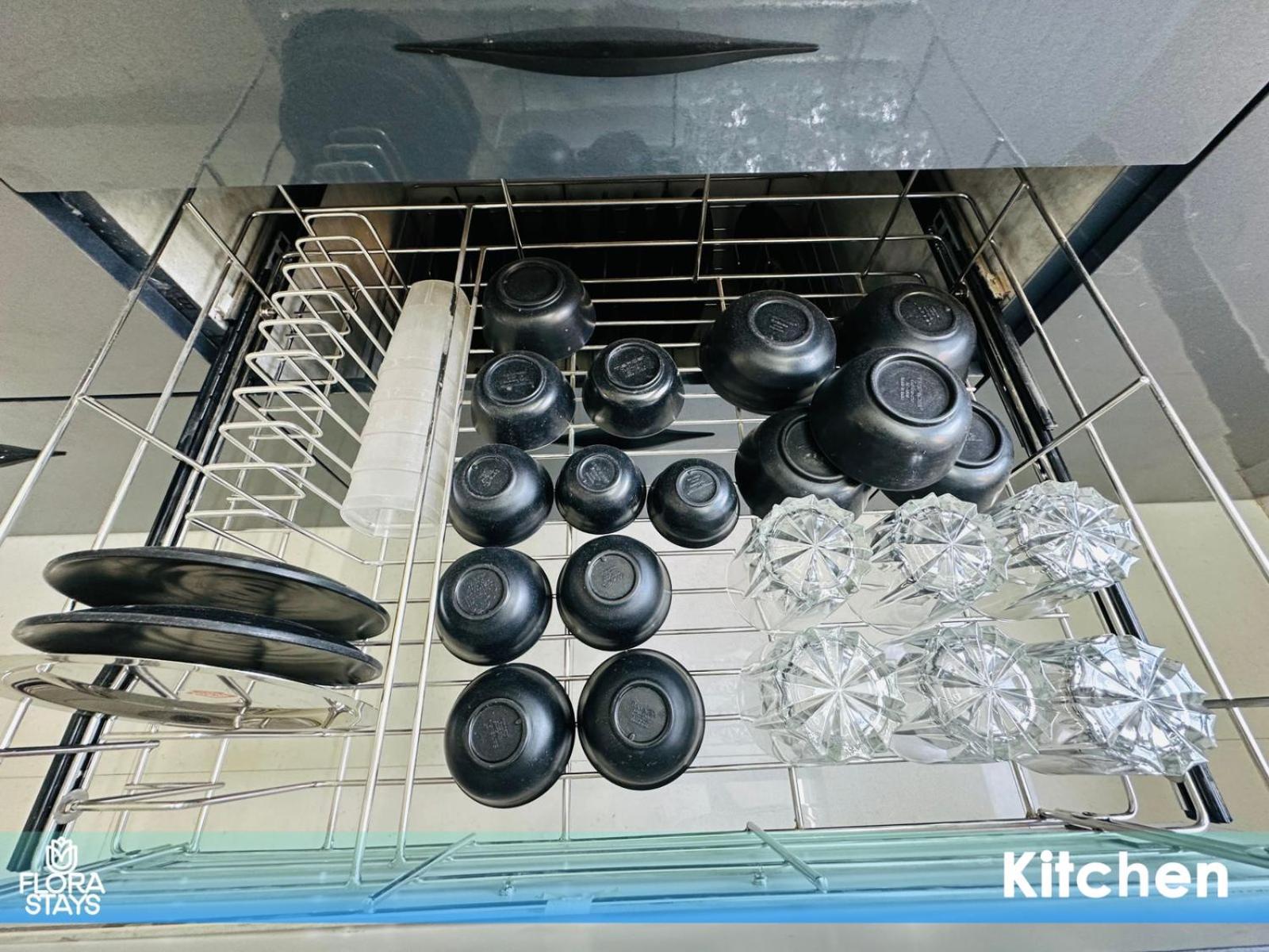 Apartment 1br Service In Parel *