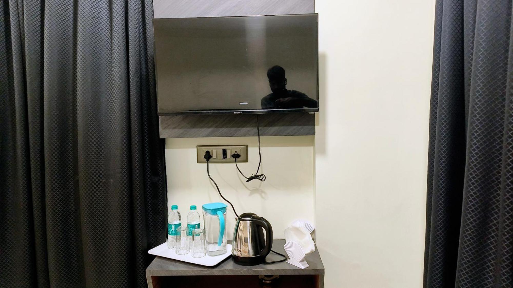 Hotel Edition Blue - Mumbai
