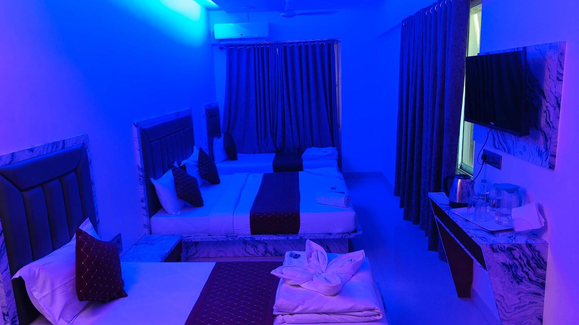 Edition Blue - Hotel Mumbai