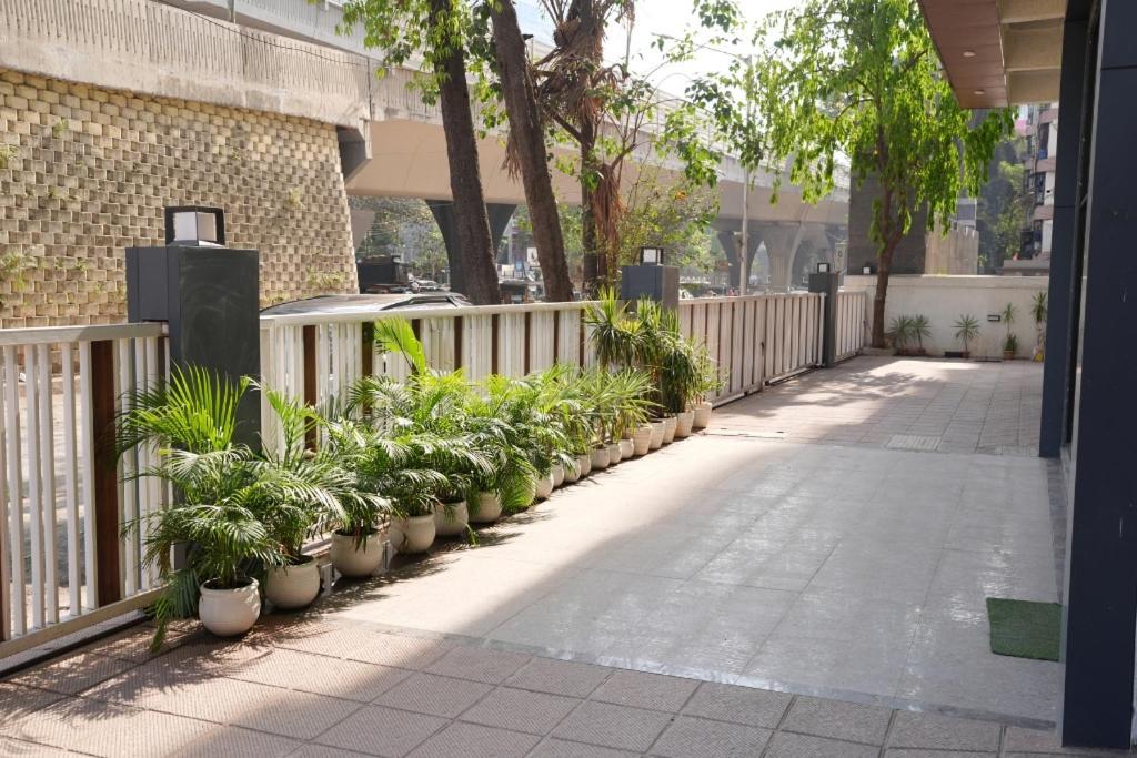 Navratna Mala Guest house Mumbai