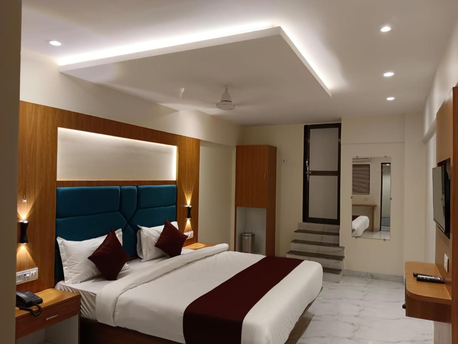 Kurla Residency 3*