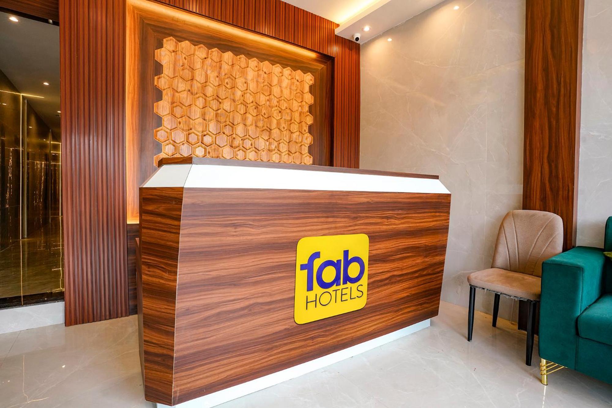 Fabhotel Prime Palm Grove - Nr Bkc Hotel