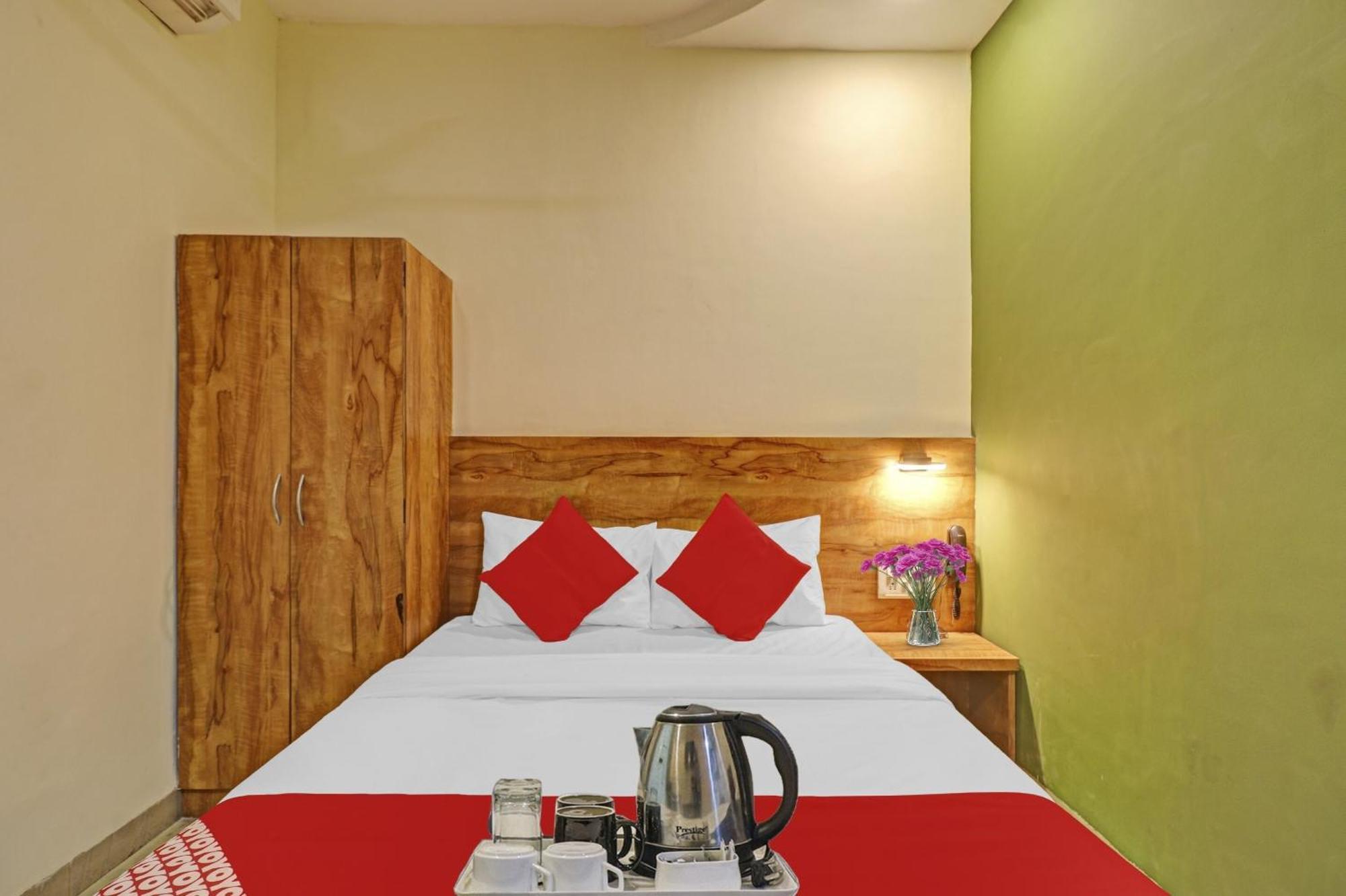 Hotel O The Near Chhatrapati Shivaji International Airport 4*