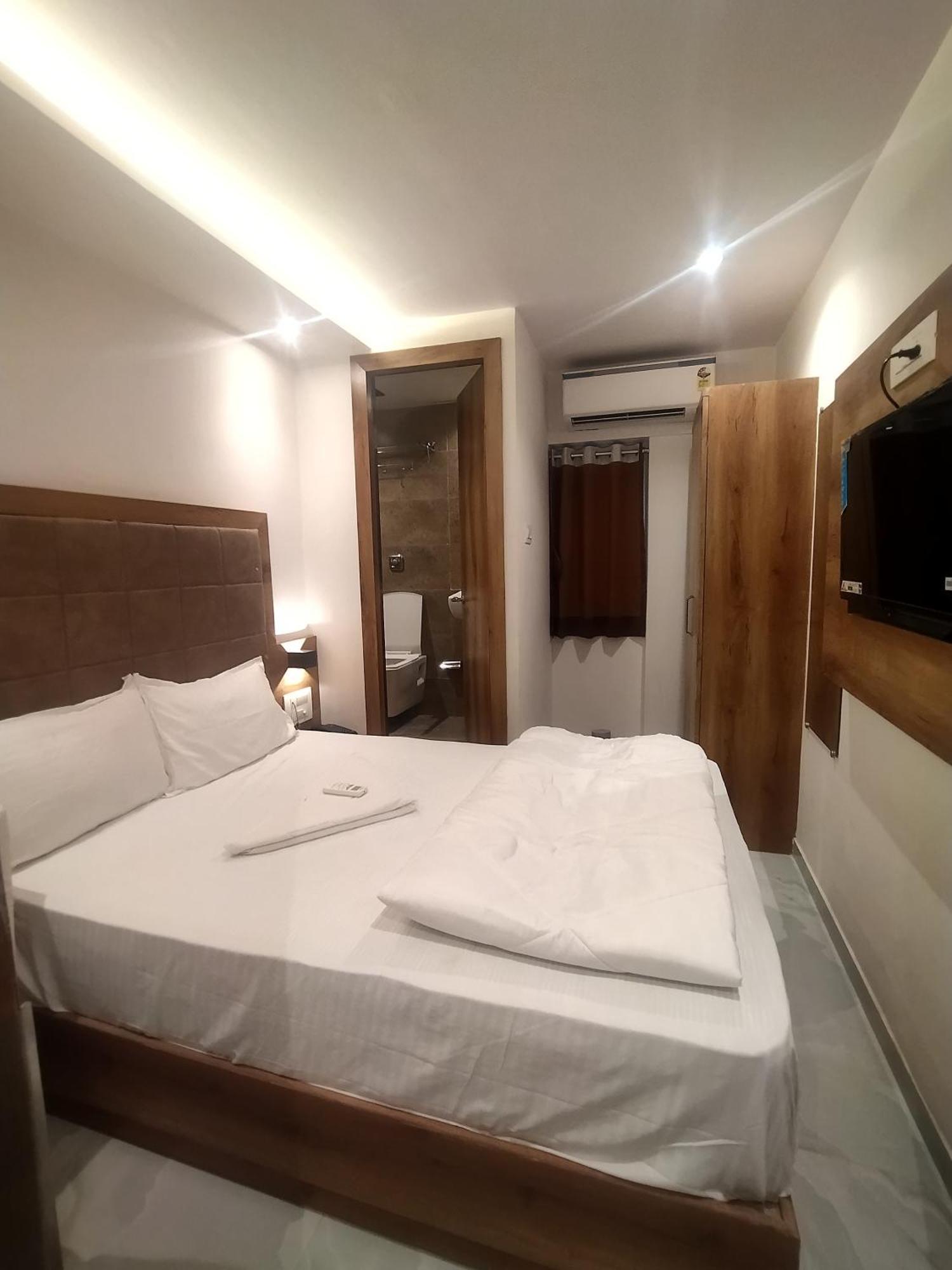 Kishan Lodging & Boarding Bombaim