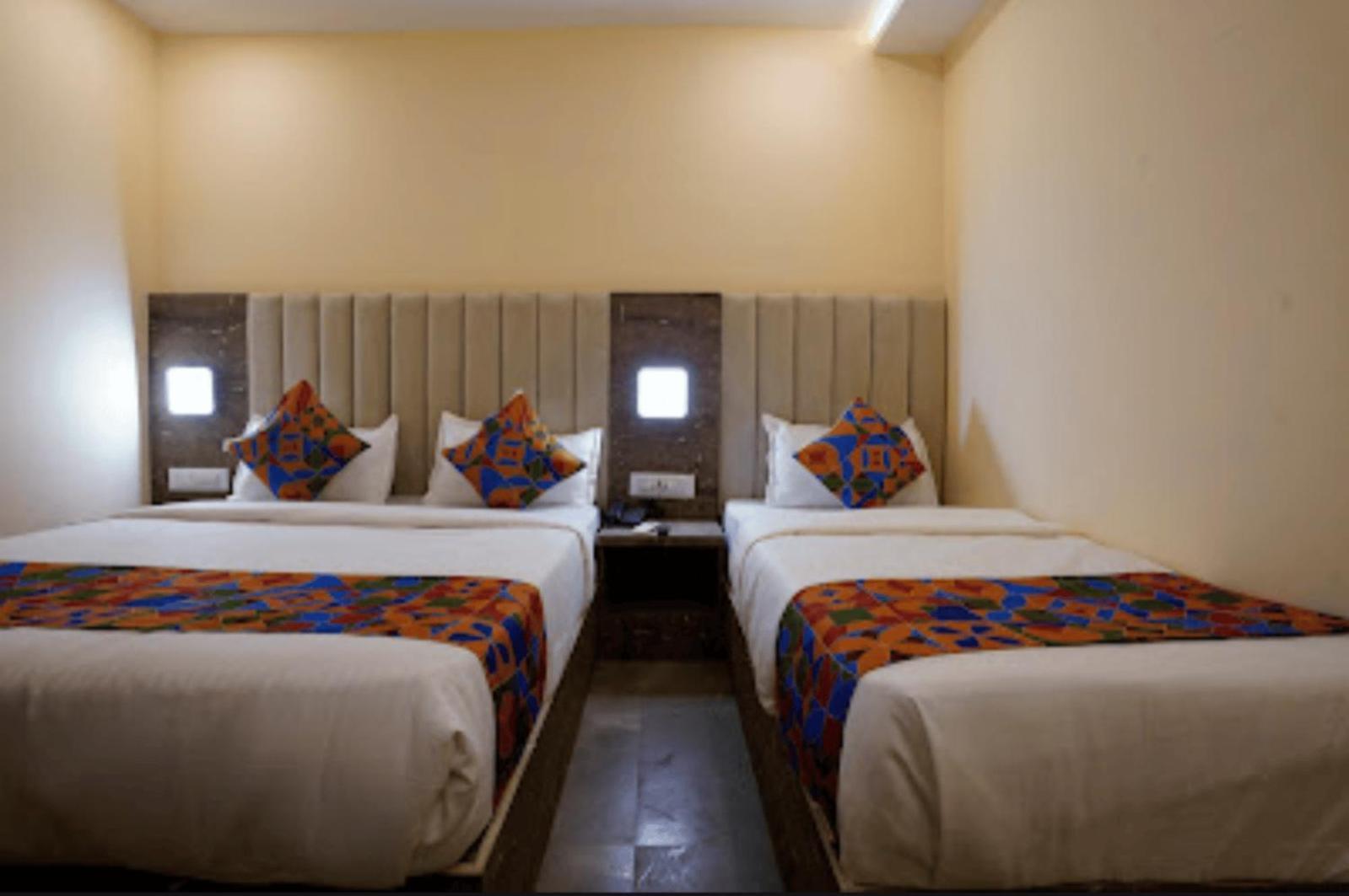 Crystal Castle Goregaon West Link Road, 4*