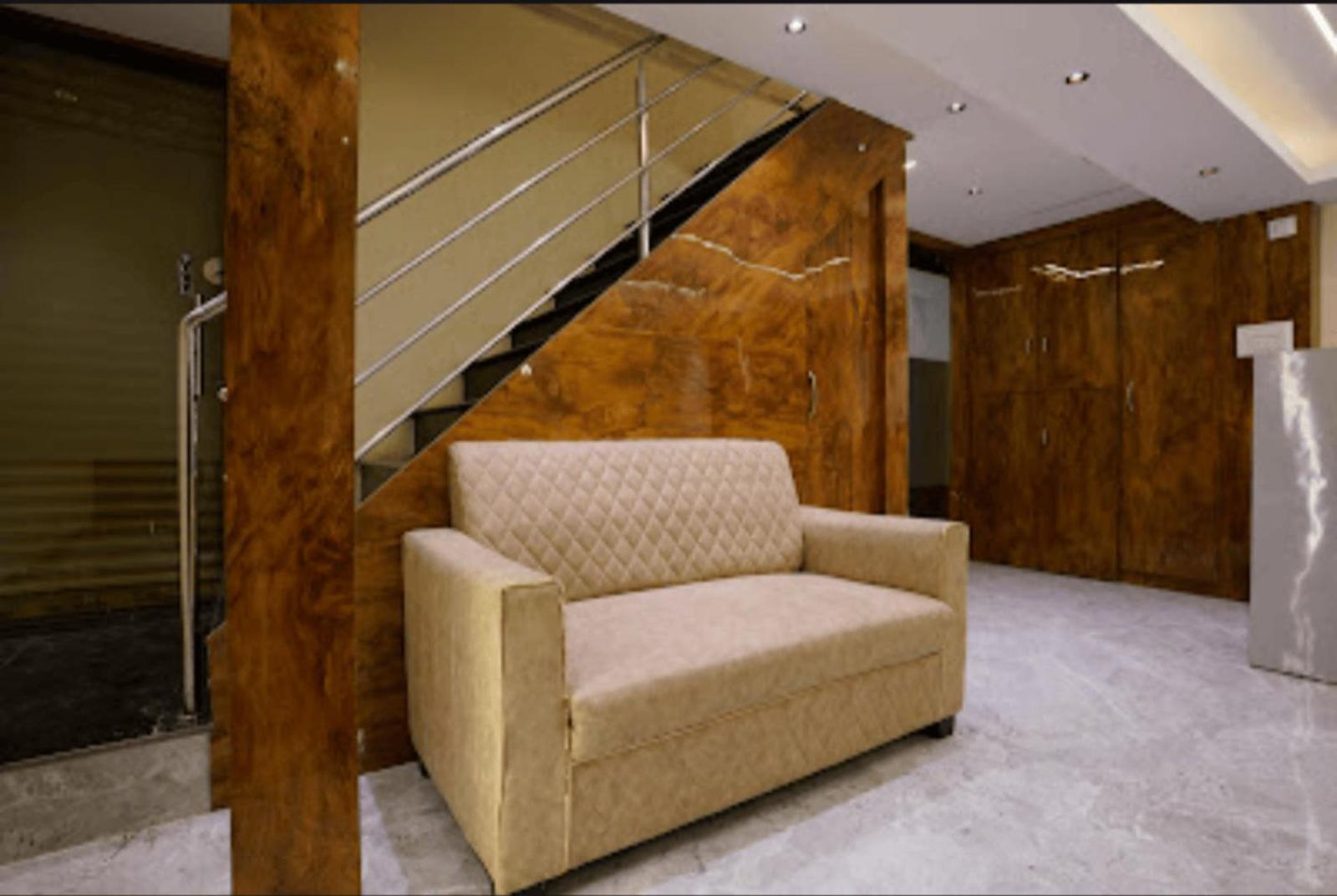 Crystal Castle Goregaon West Link Road, 4*