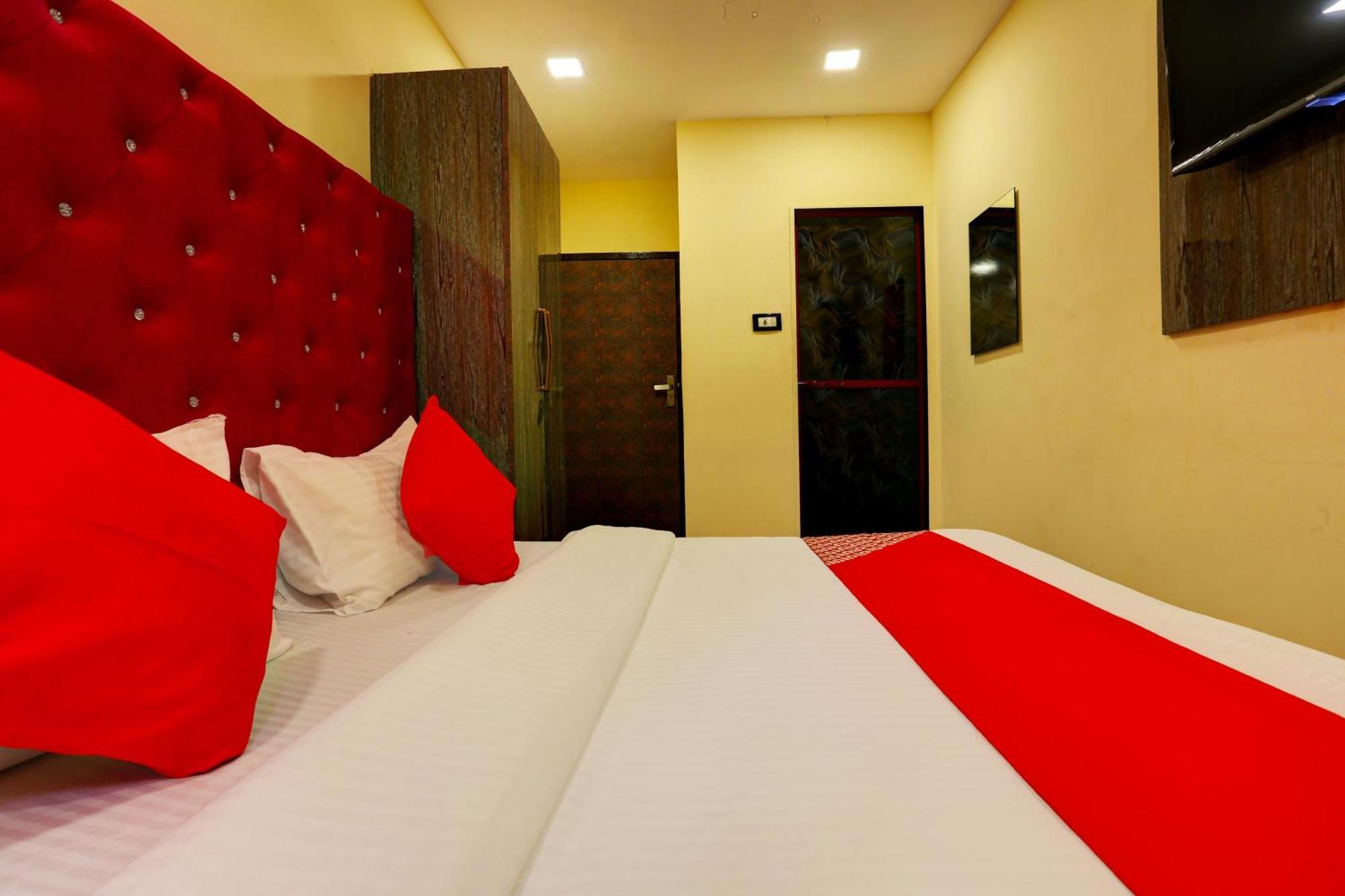 Collection O Goregaon West 3*
