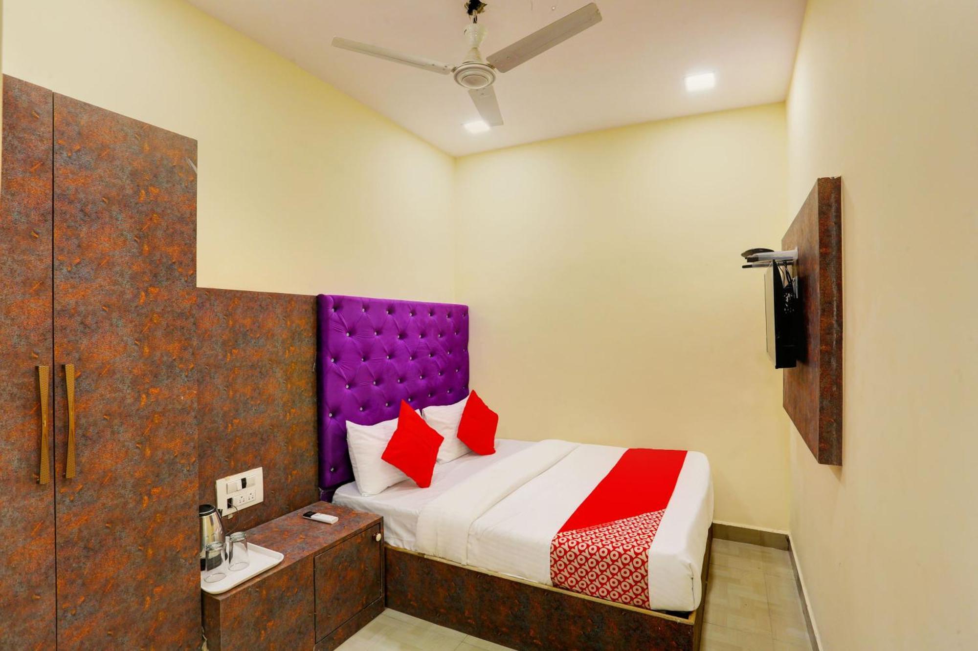 Collection O Goregaon West 3* Mumbai