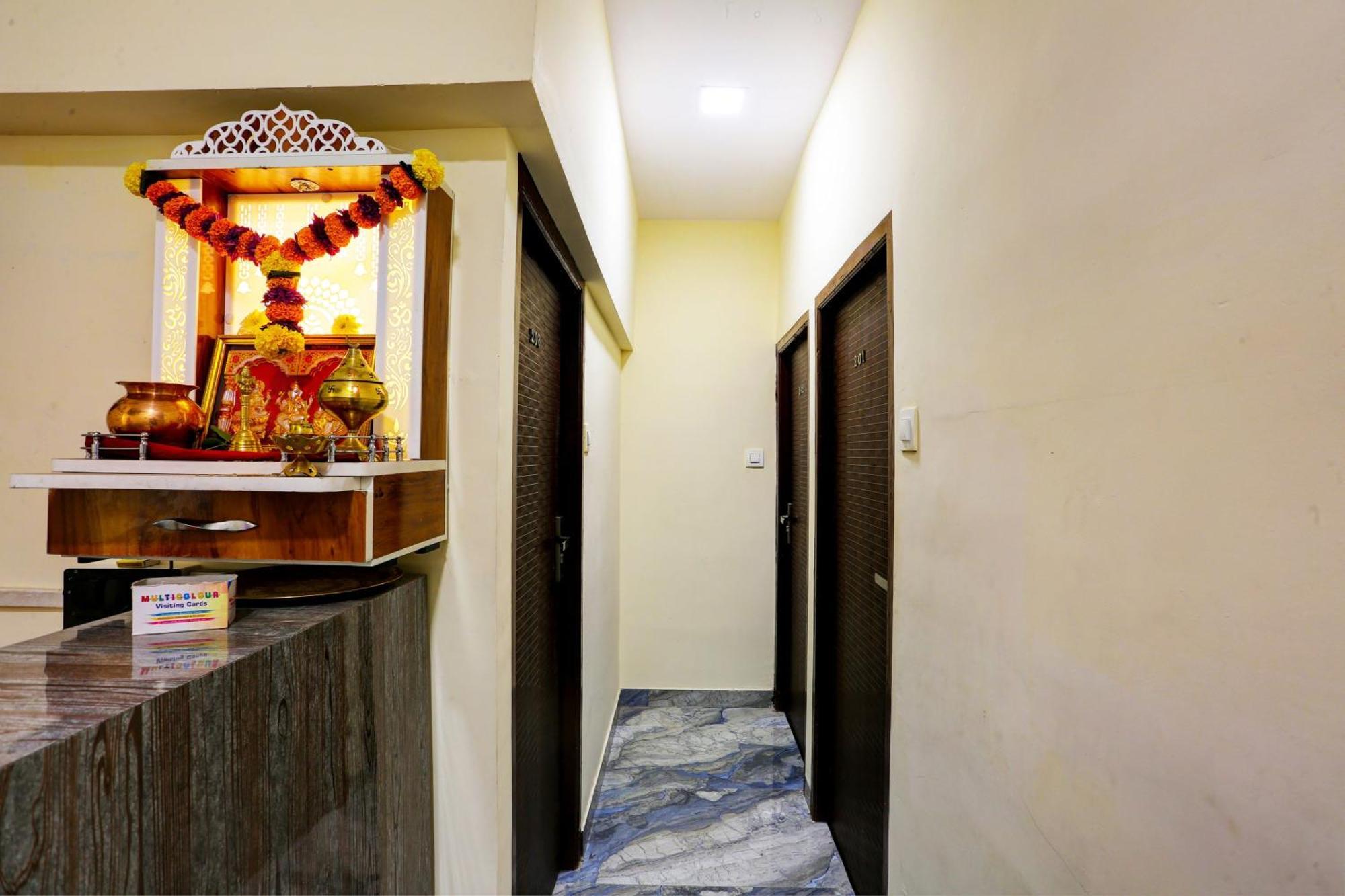 Collection O Goregaon West 3*