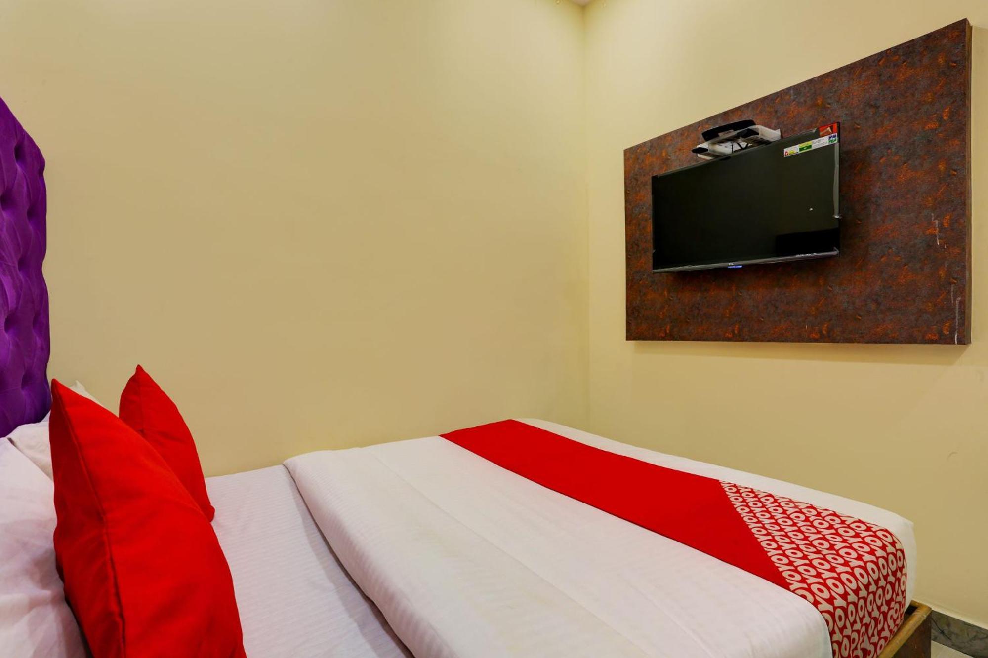 Collection O Goregaon West Hotel 3*
