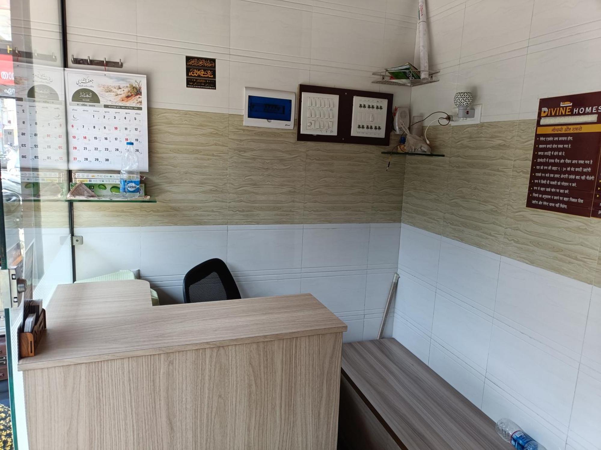 Hostel Divine Homes Ac