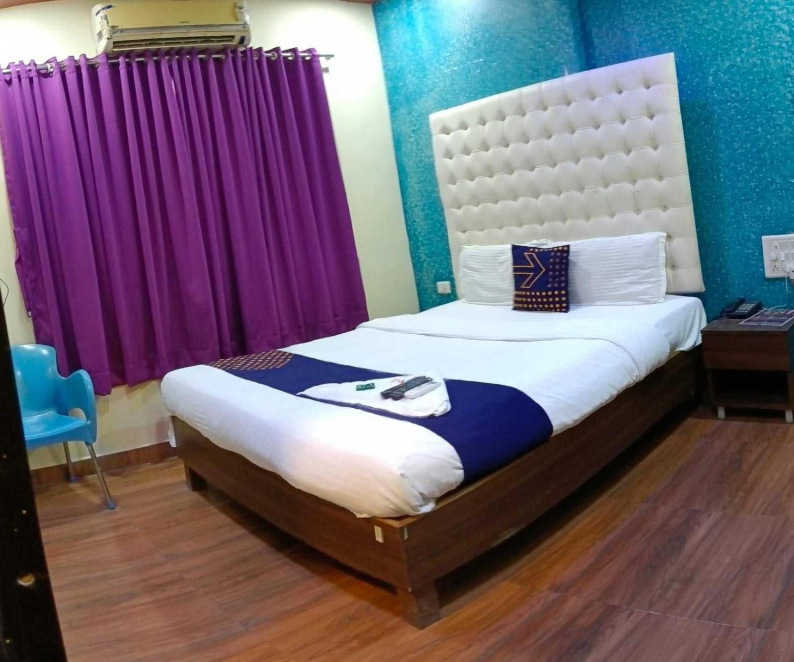 O The Om Sai Residency Hotel Bombaim
