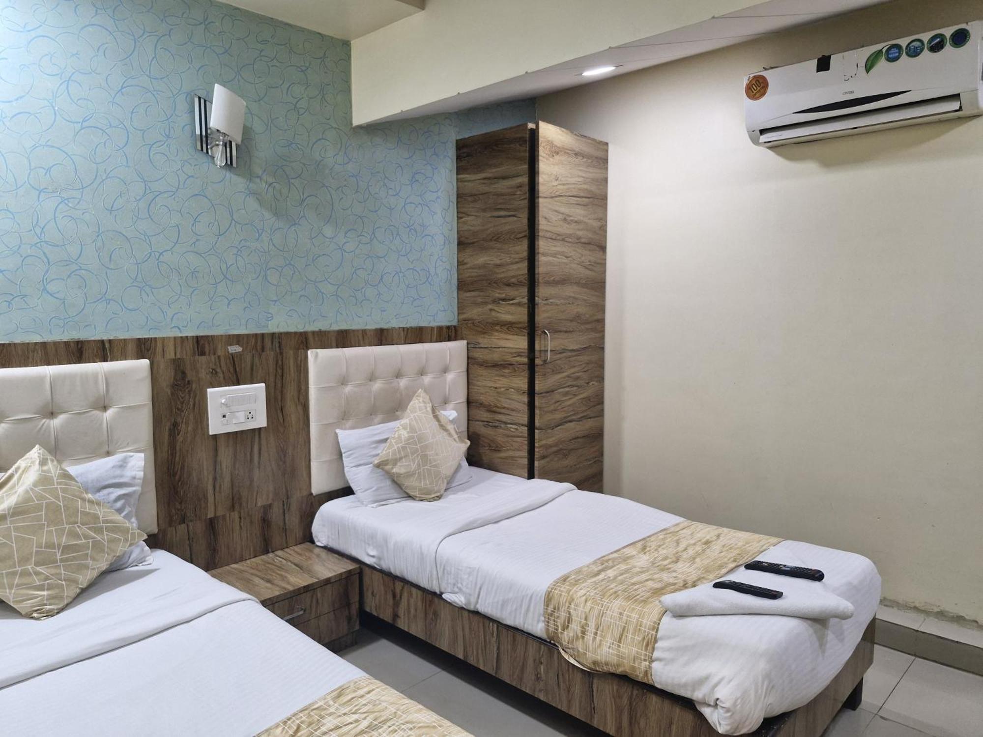 Crystal Park Near Nesco Exhibition Center Hotel