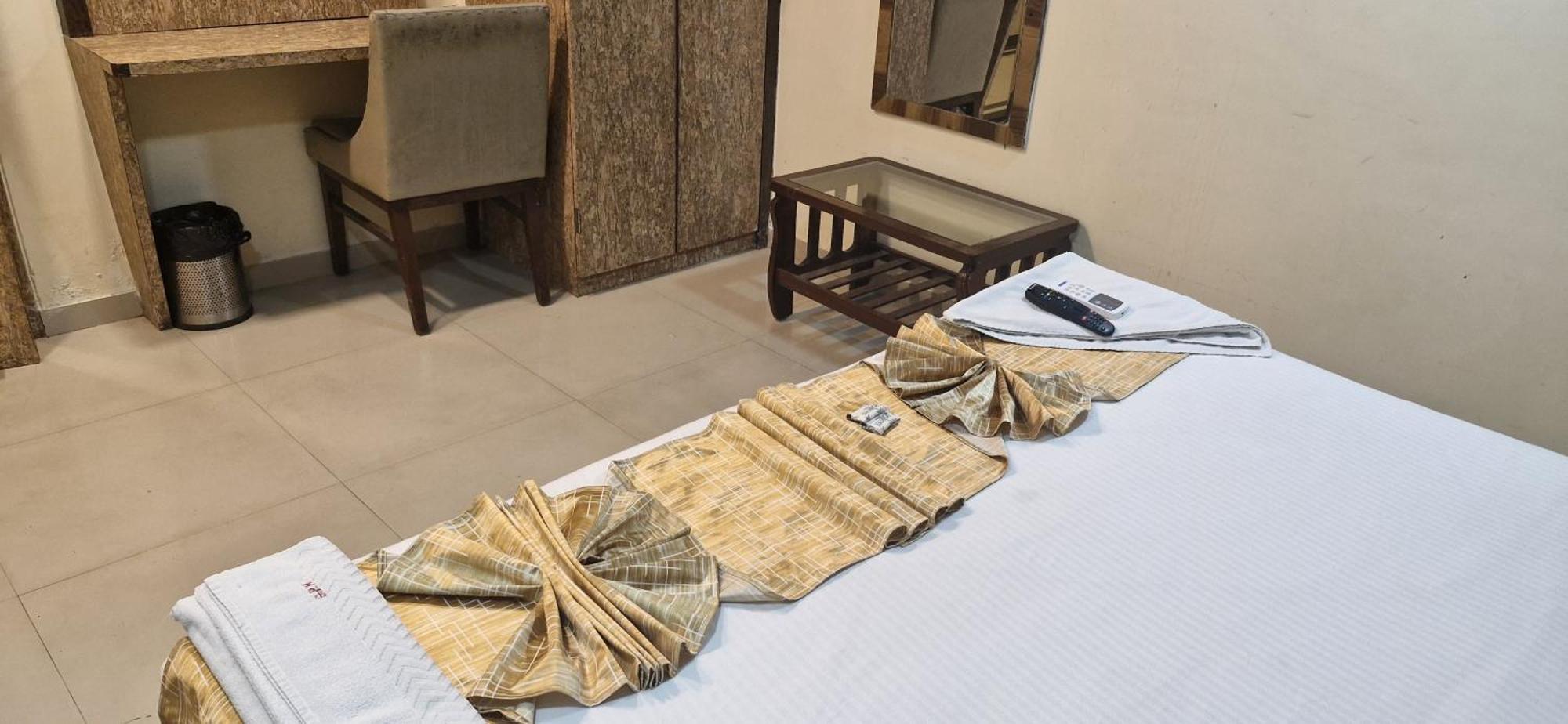 Hotel Crystal Park Near Nesco Exhibition Center