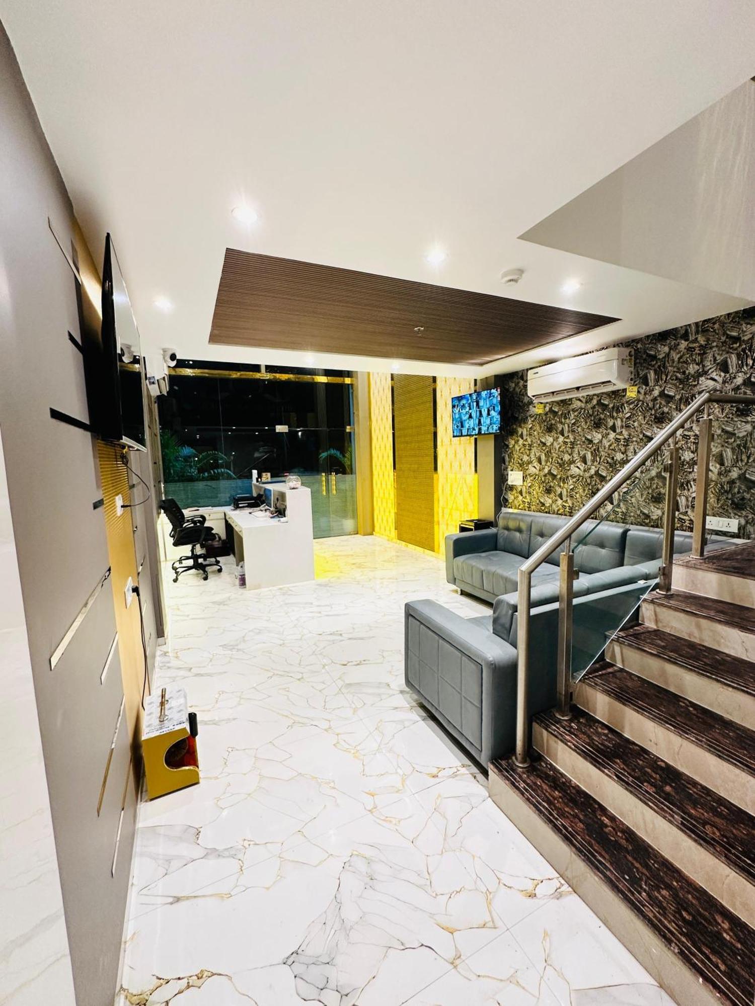 Bkc Gold View Hotel Mumbai